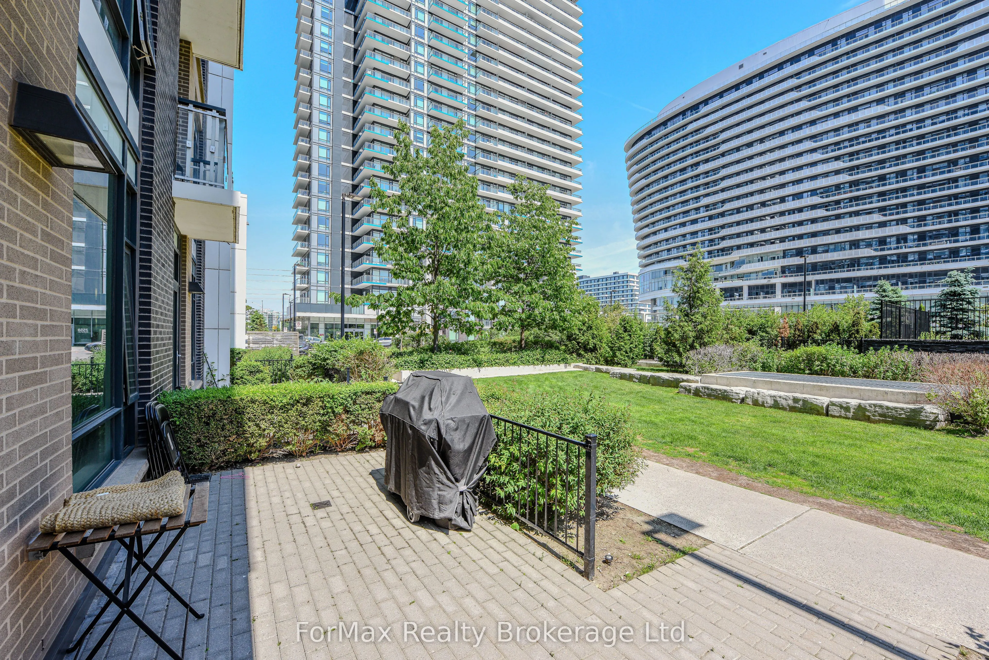 2560 Eglinton Avenue #103