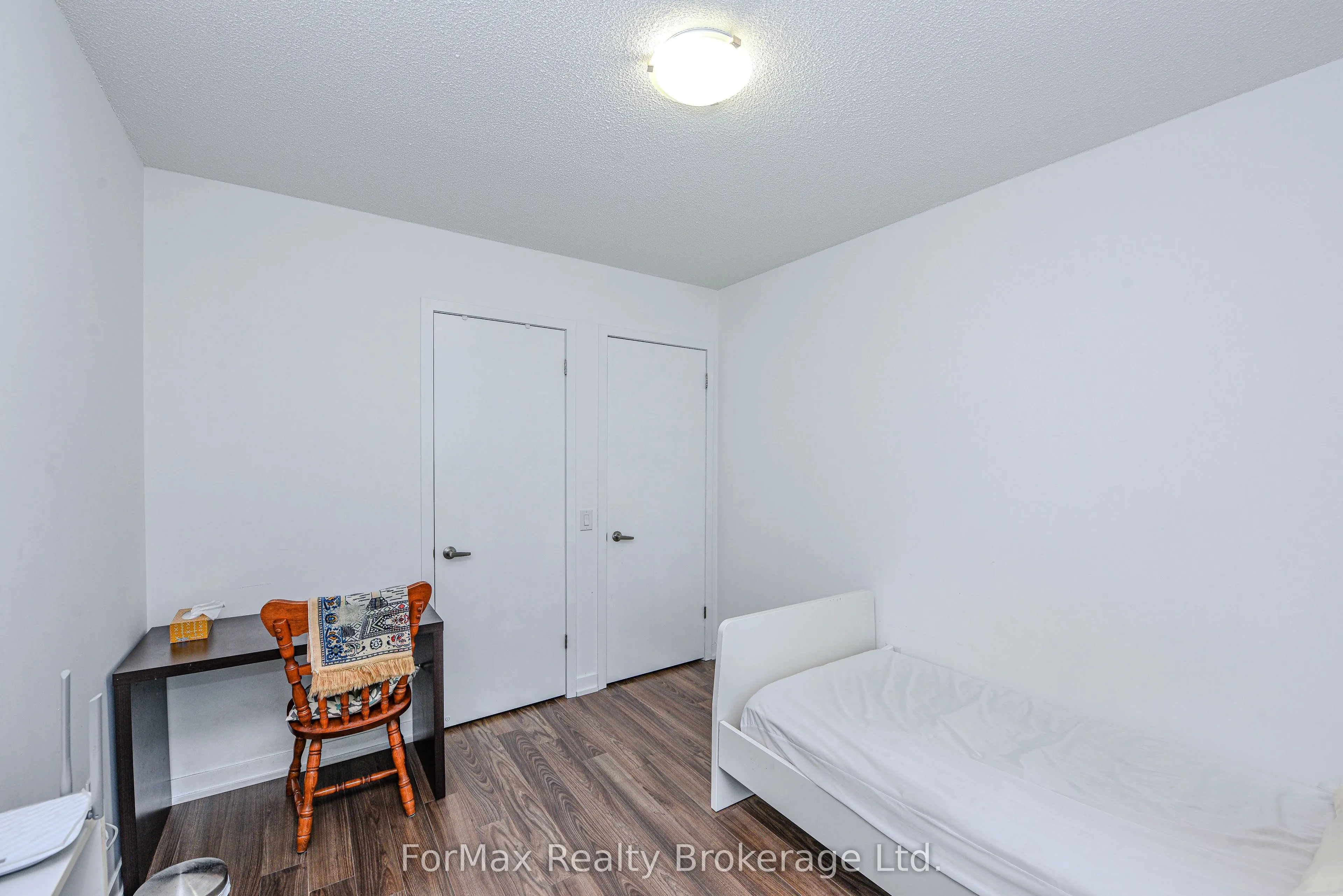 2560 Eglinton Avenue #103