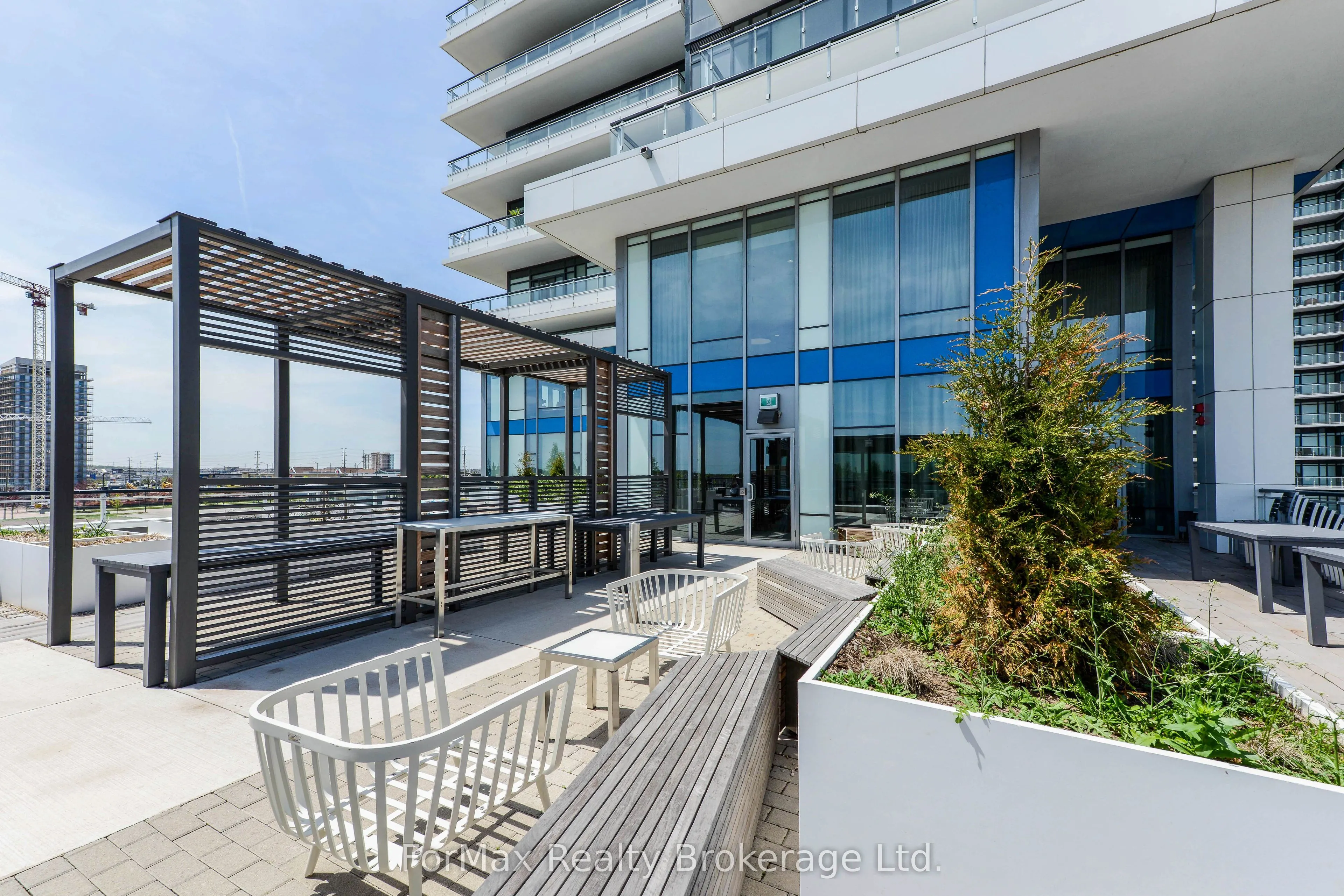2560 Eglinton Avenue #103