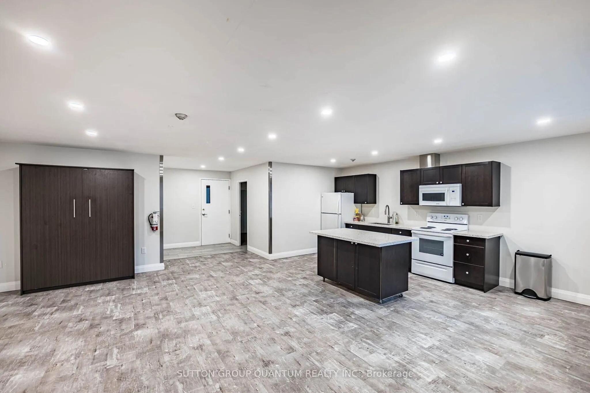 6720 Glen Erin Drive #G-12