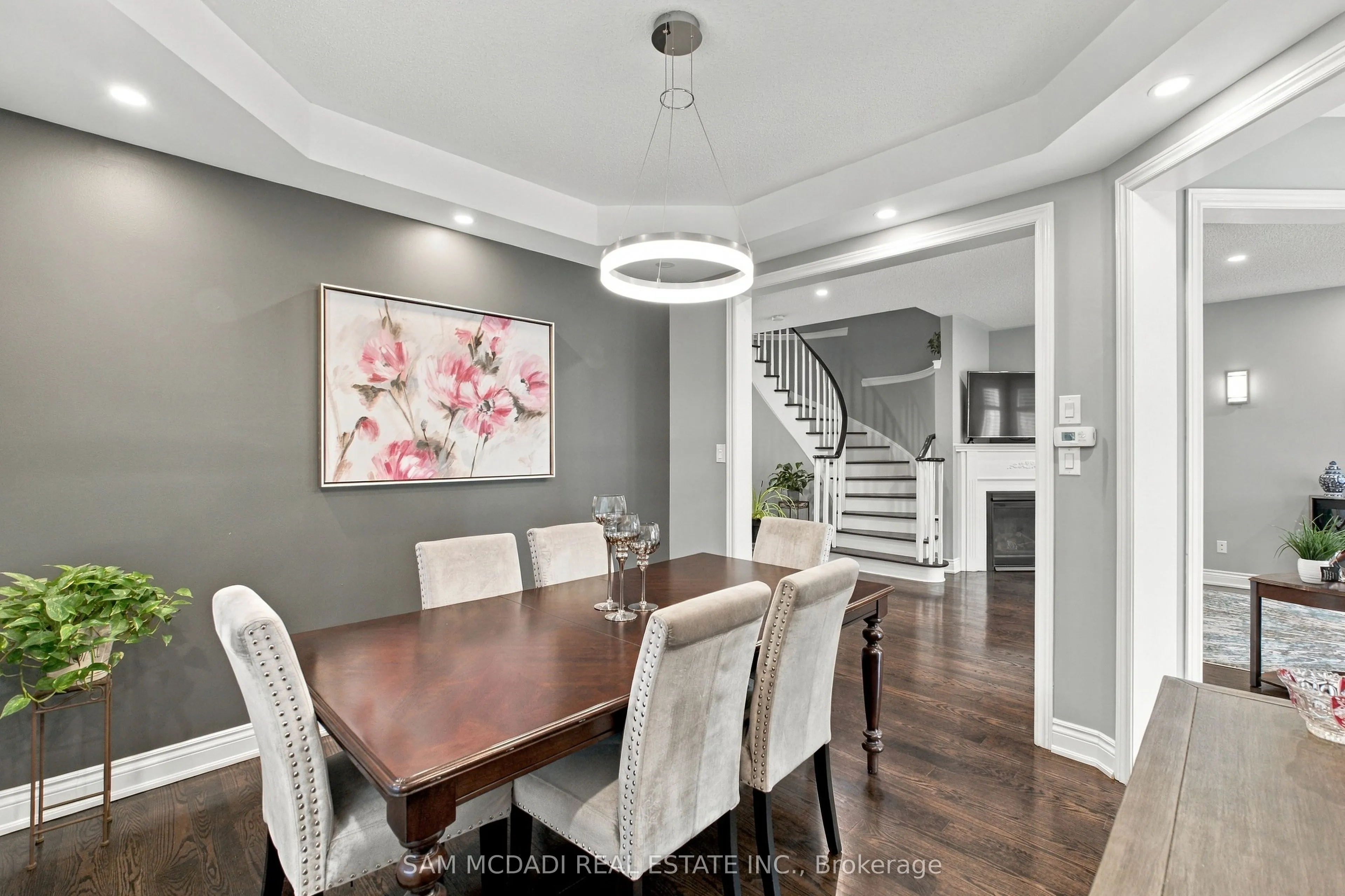 195 Holmes Crescent