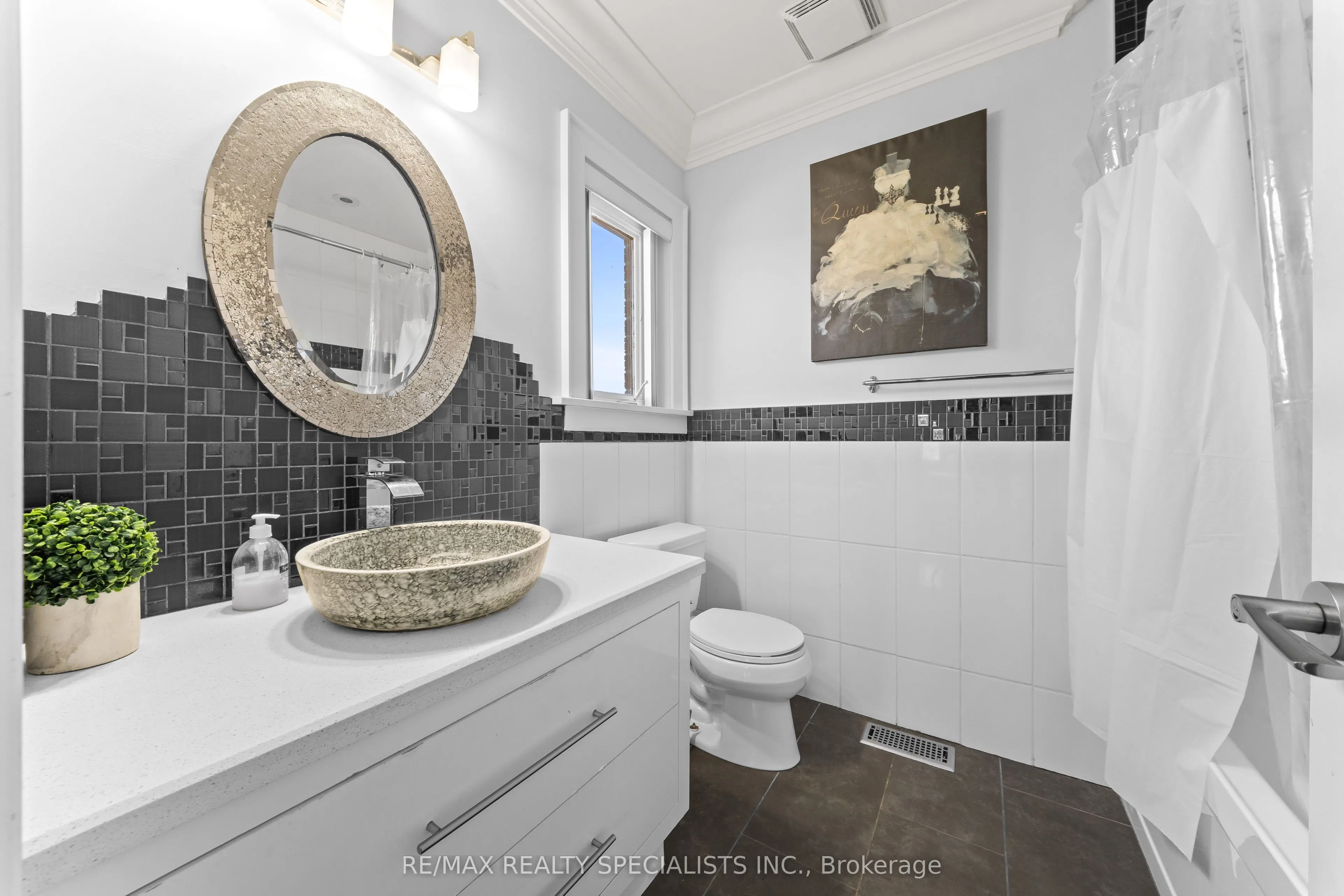 2489 Olinda Court