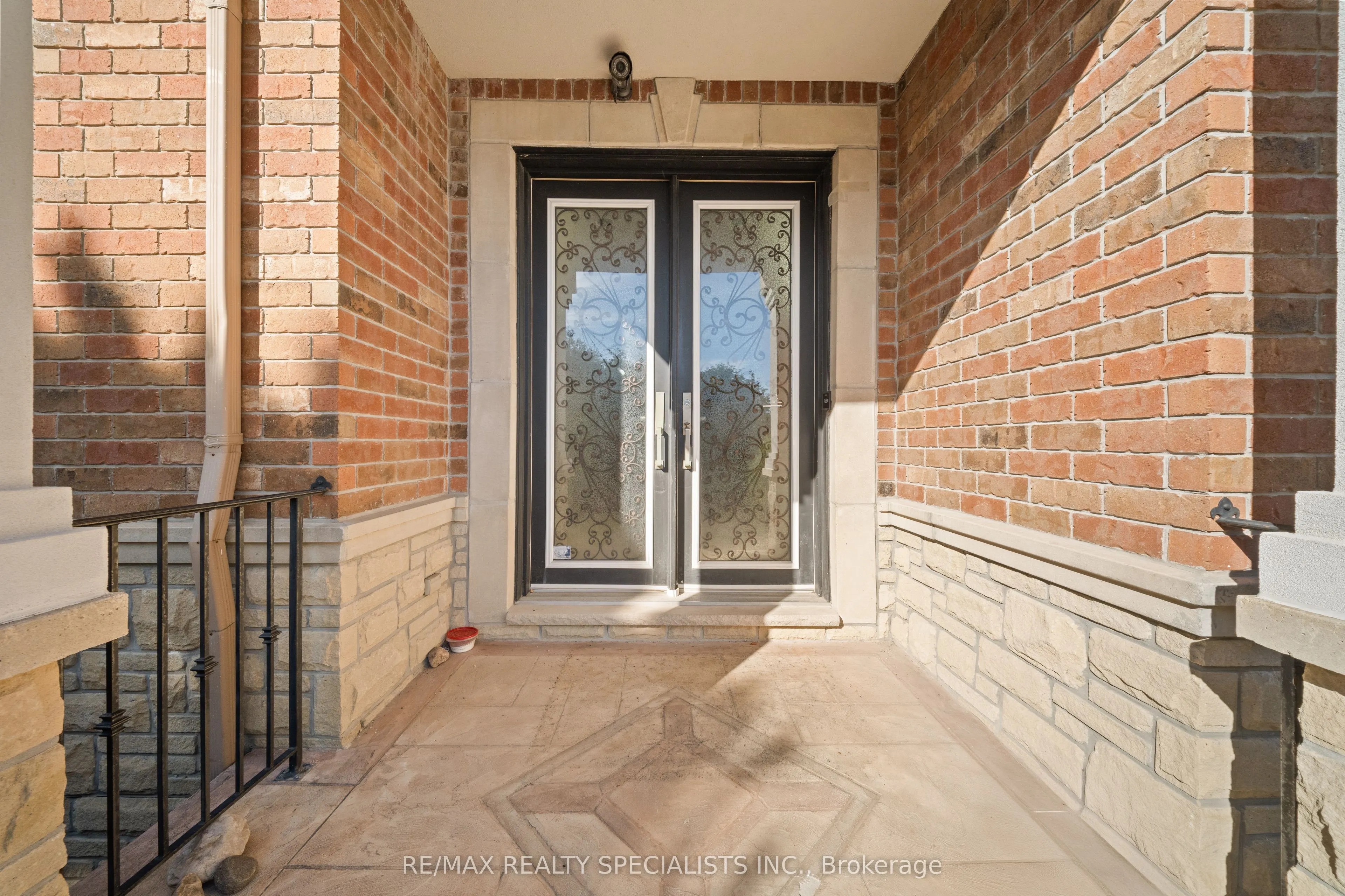 2489 Olinda Court