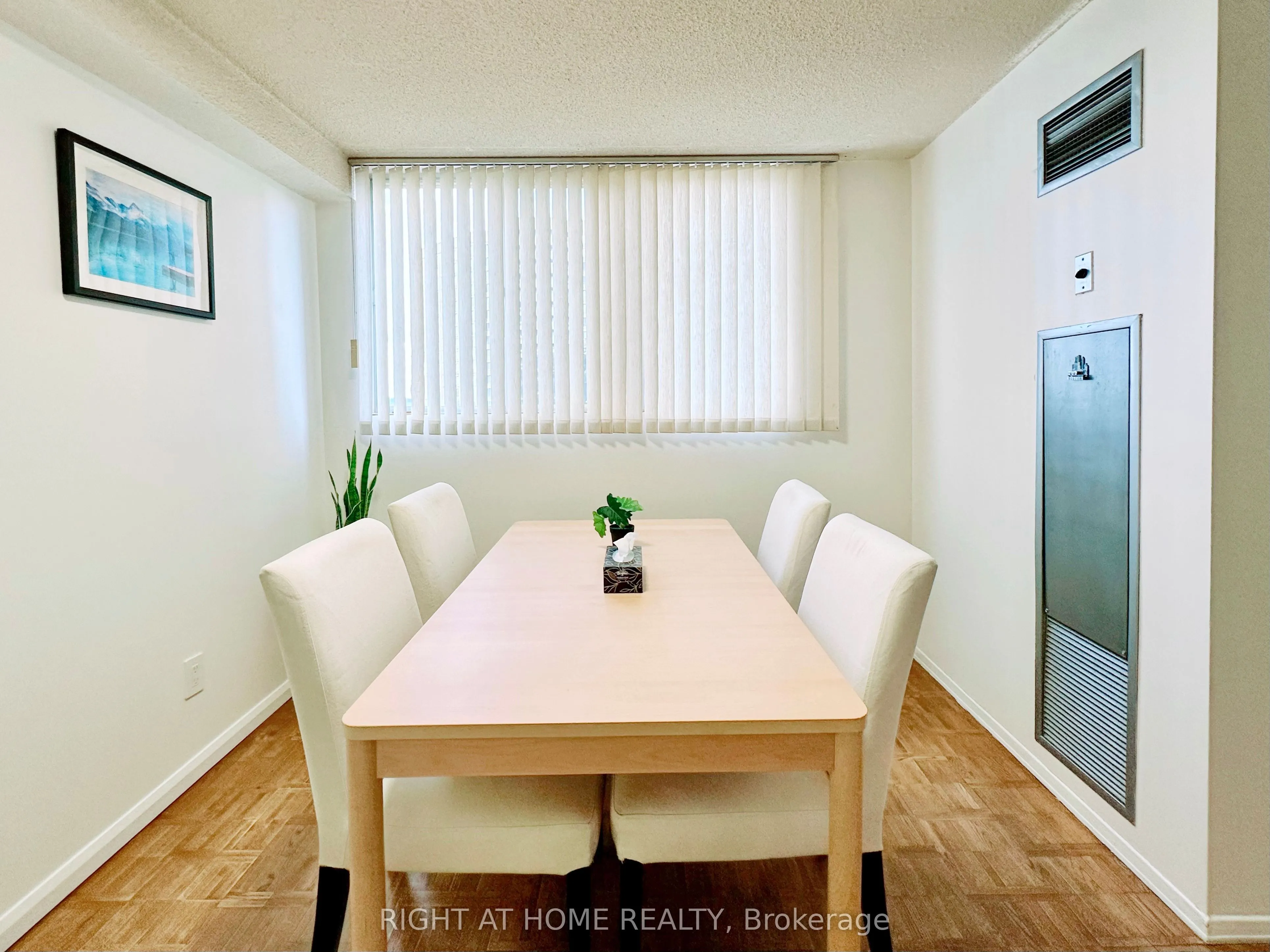 3700 Kaneff Crescent #701
