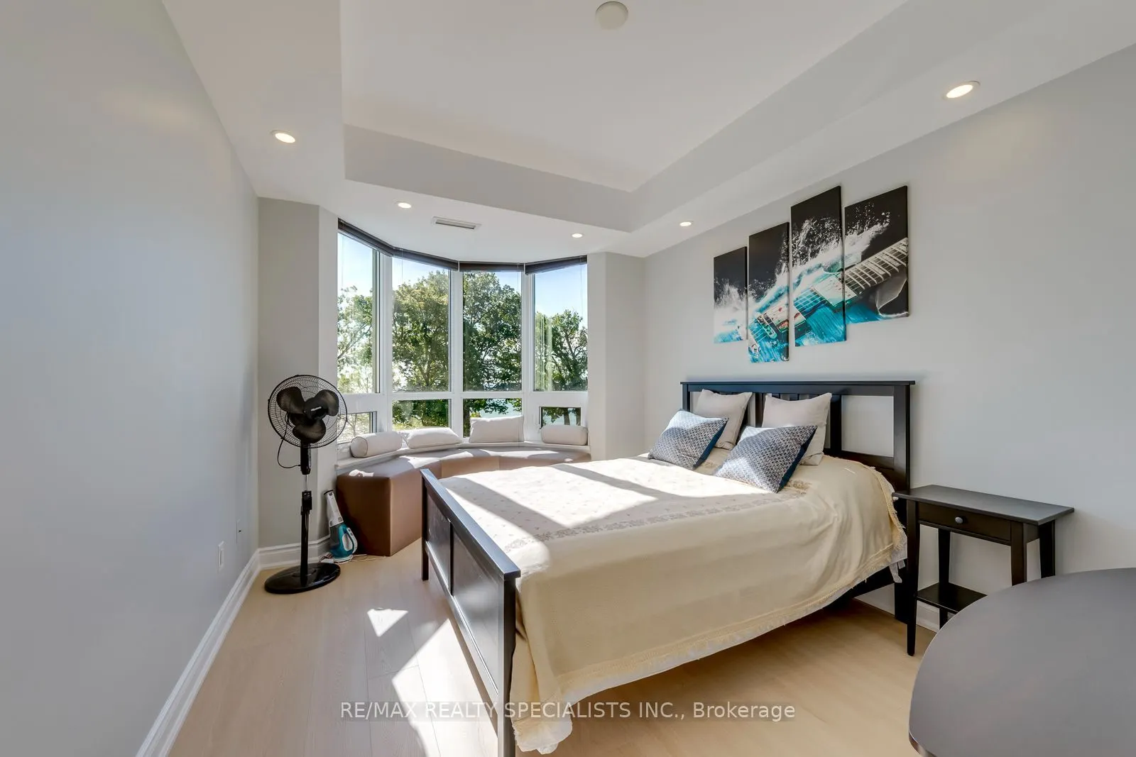 3500 Lakeshore Road W #316