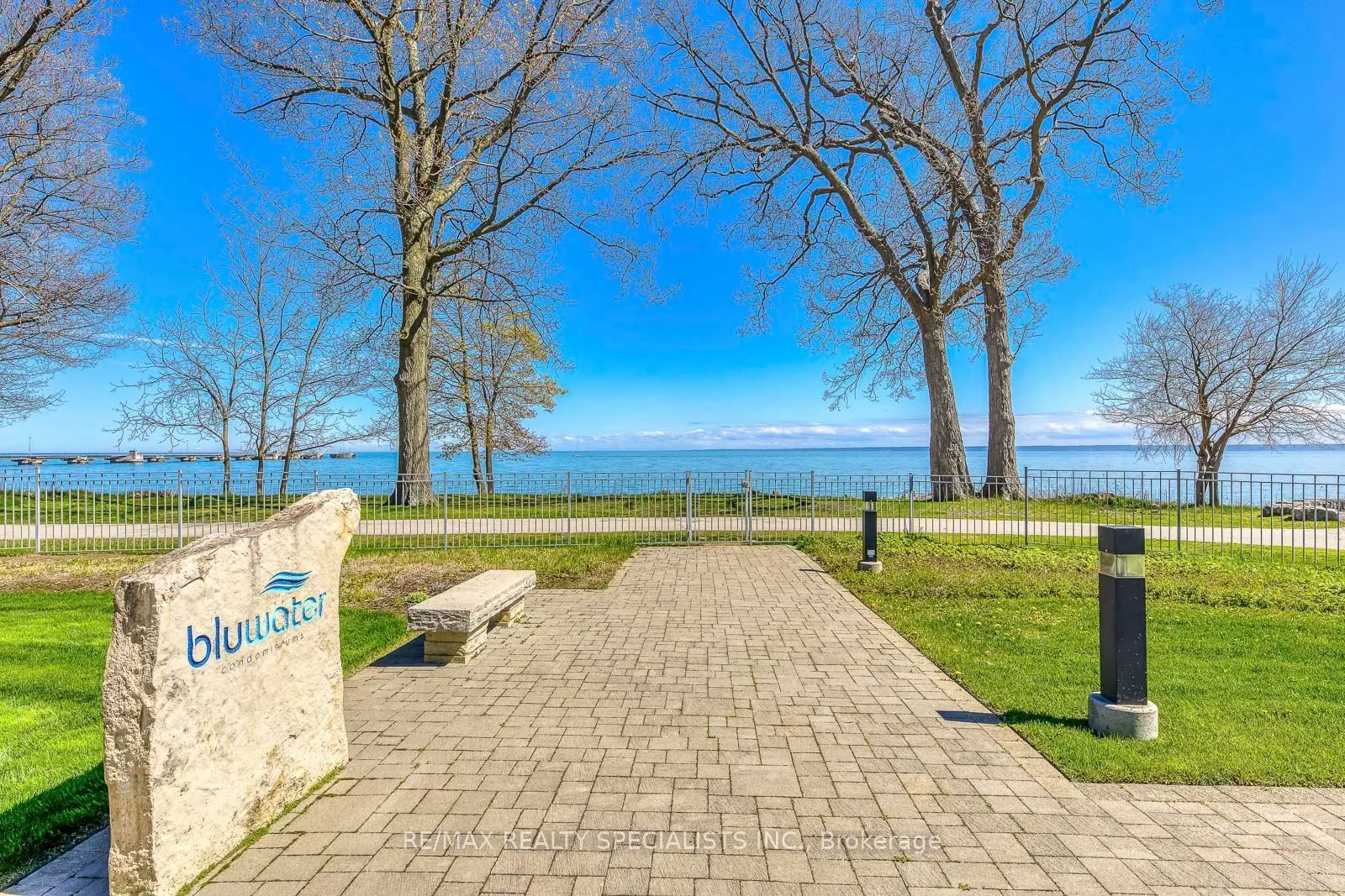 3500 Lakeshore Road W #316