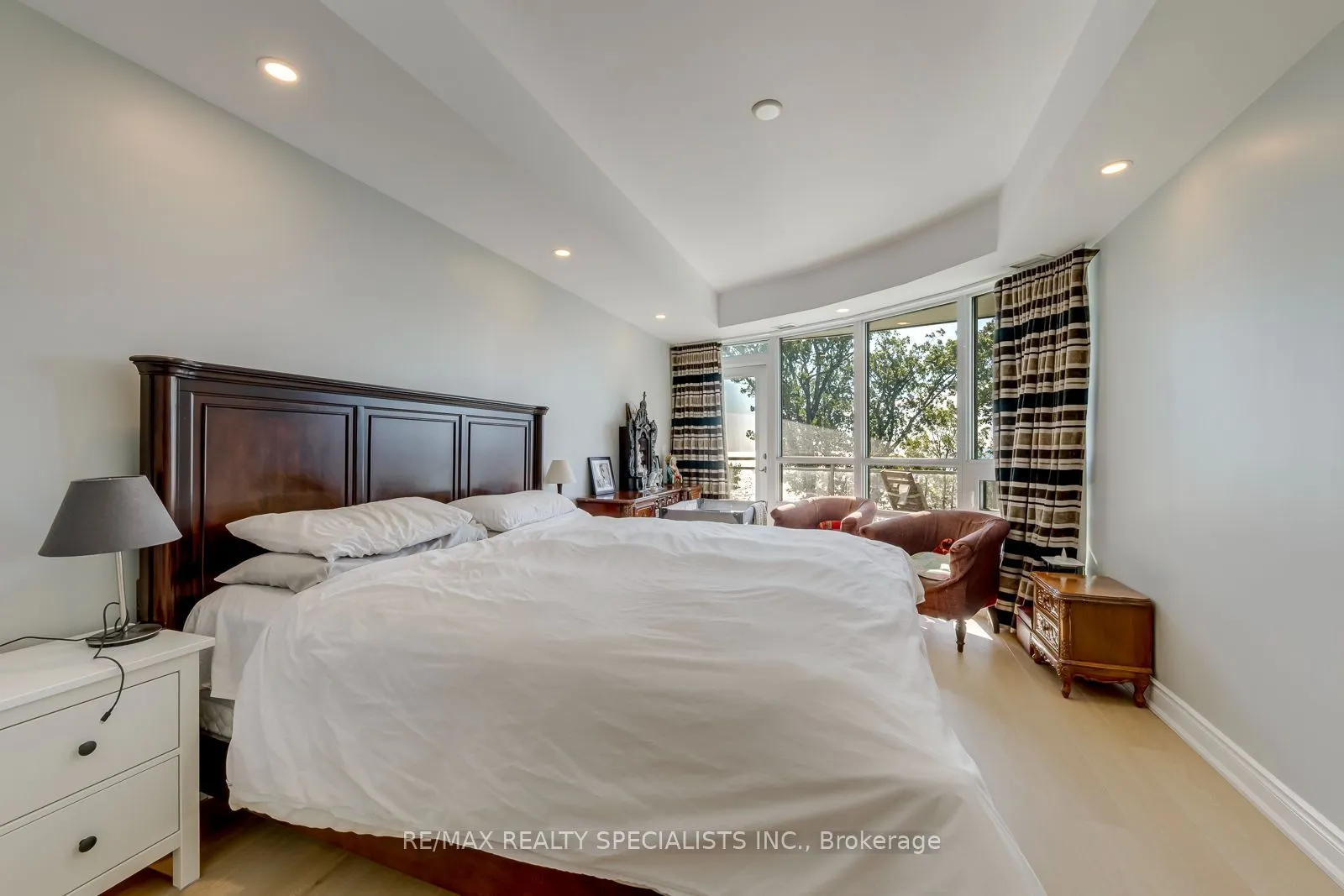 3500 Lakeshore Road W #316