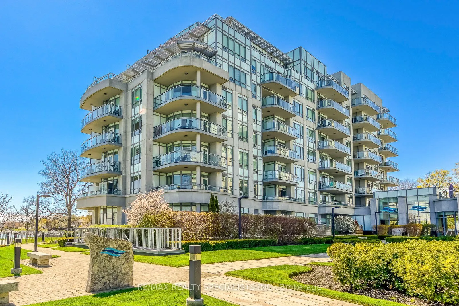 3500 Lakeshore Road W #316