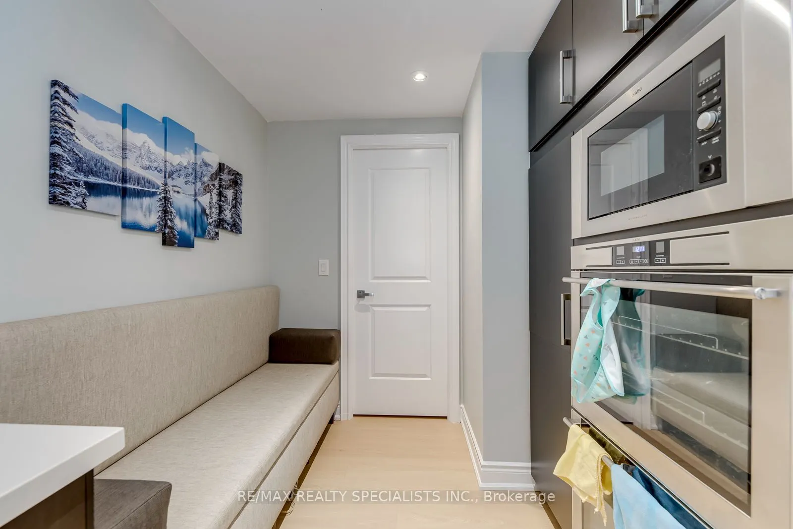 3500 Lakeshore Road W #316