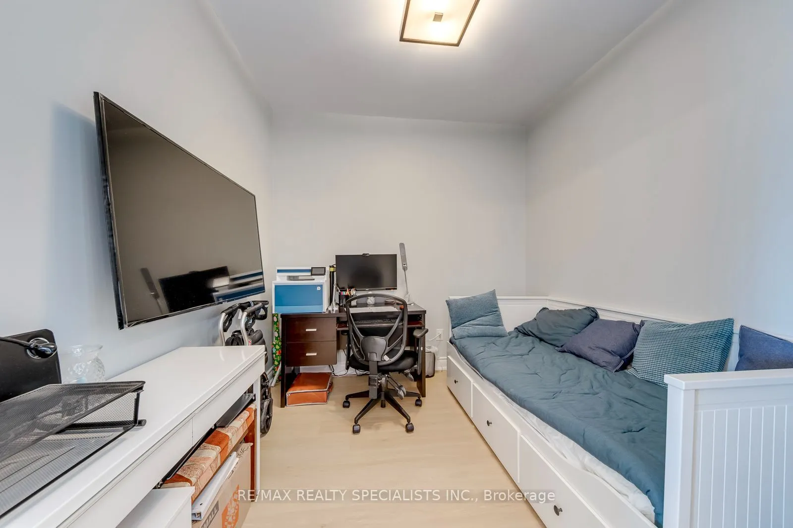 3500 Lakeshore Road W #316