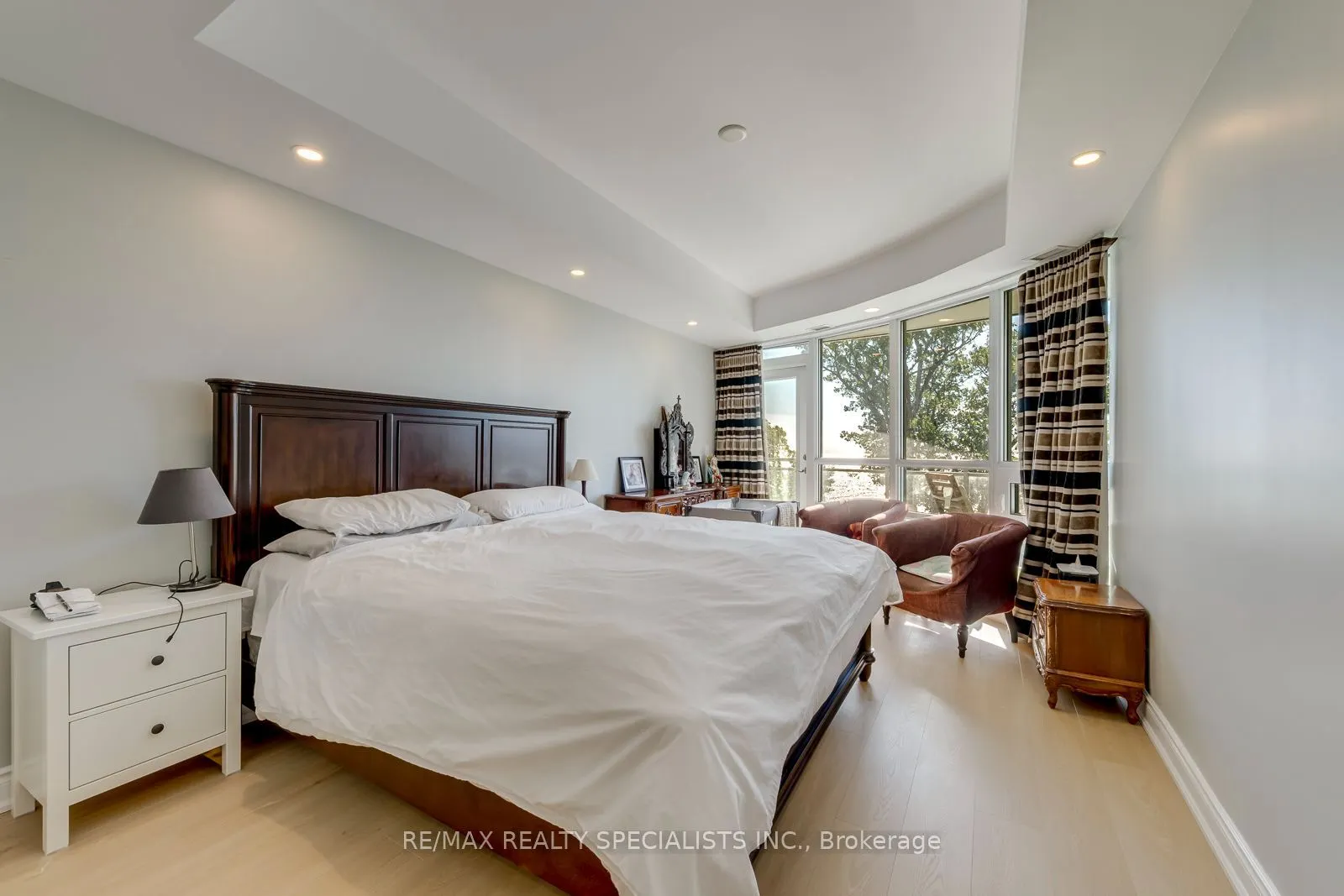 3500 Lakeshore Road W #316