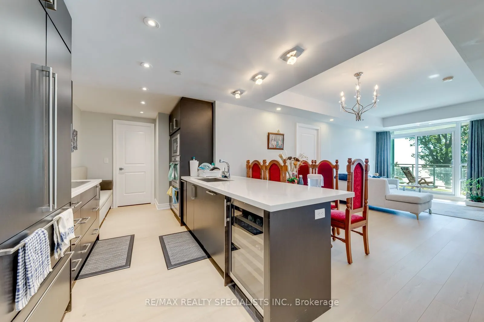 3500 Lakeshore Road W #316