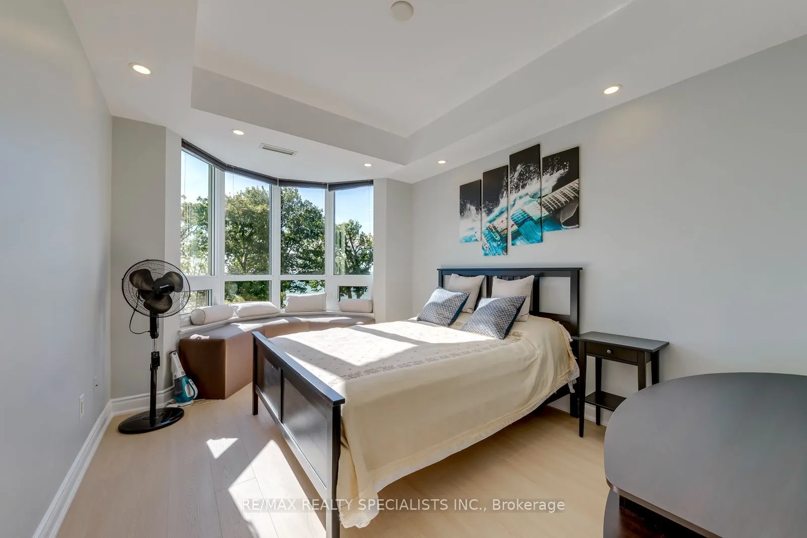 3500 Lakeshore Road W #316