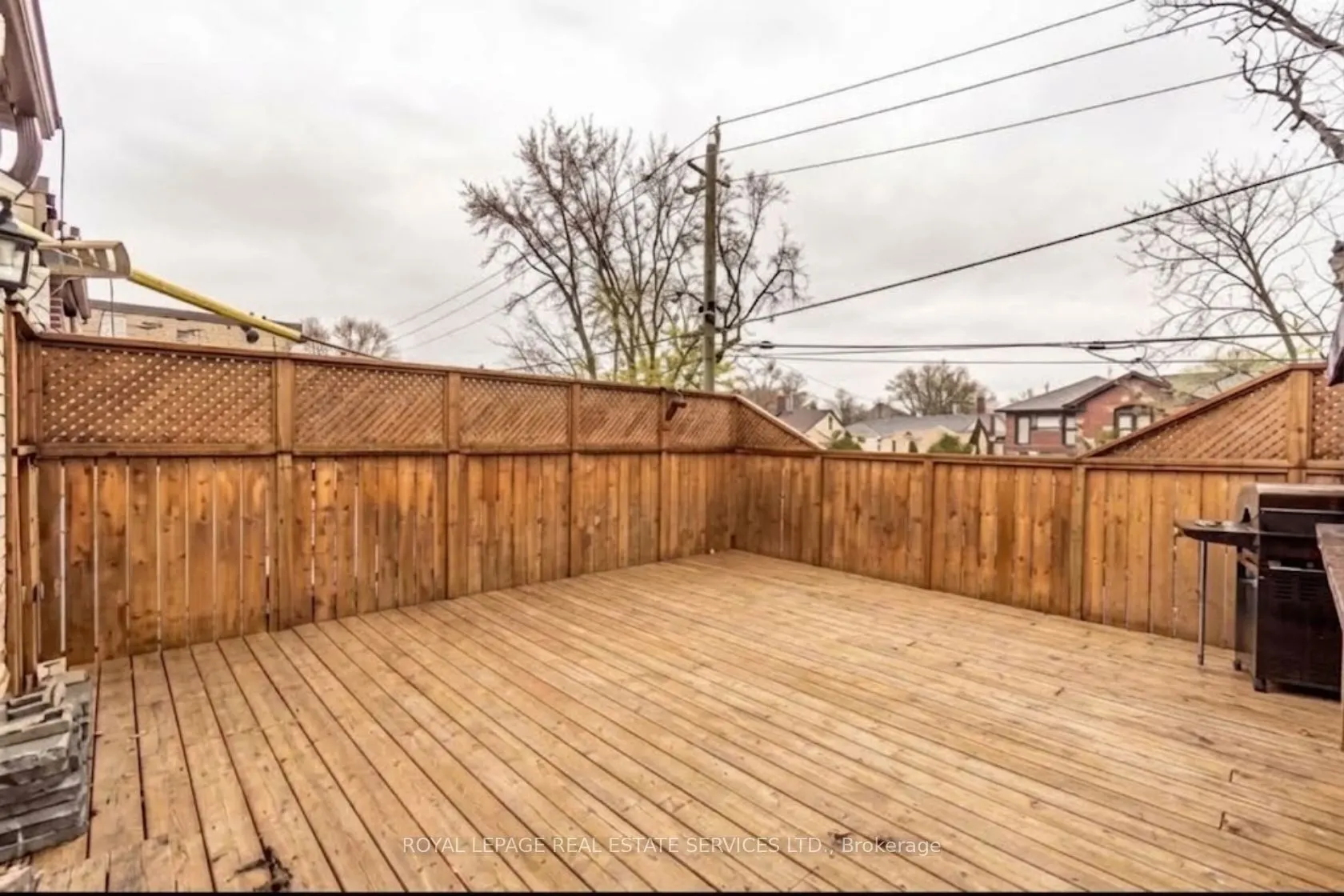 241-243 Lakeshore Road E