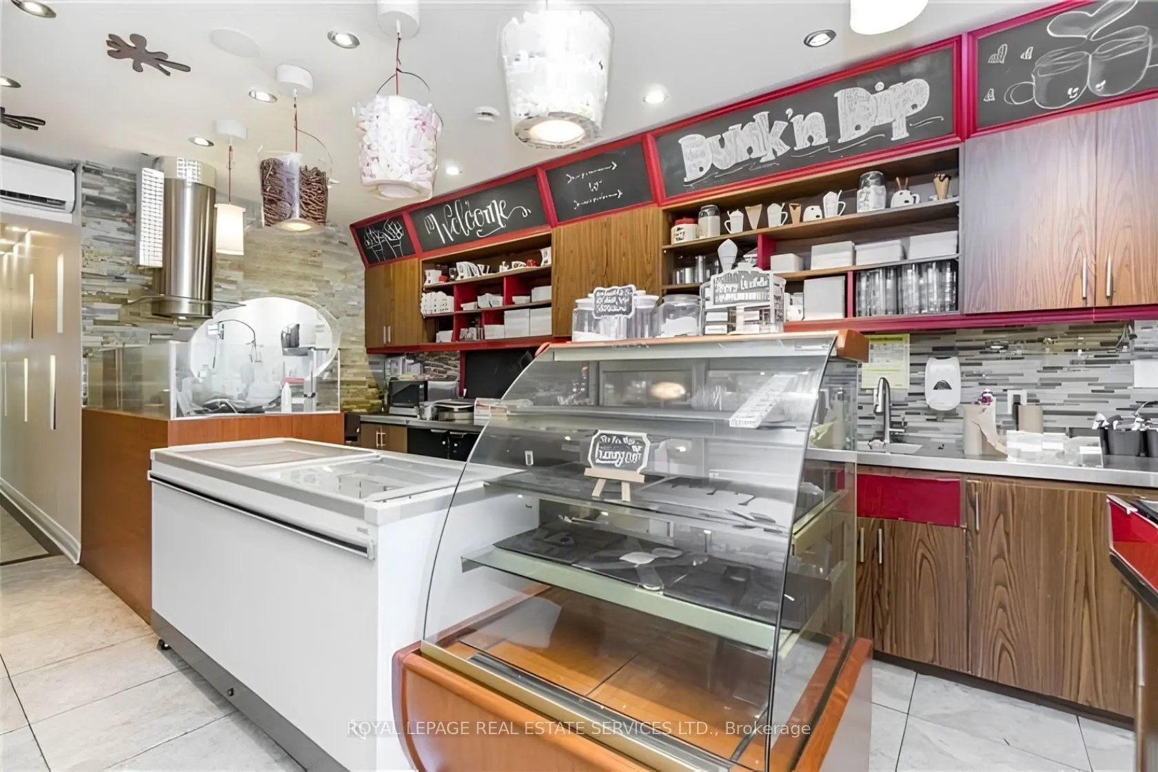 241-243 Lakeshore Road E