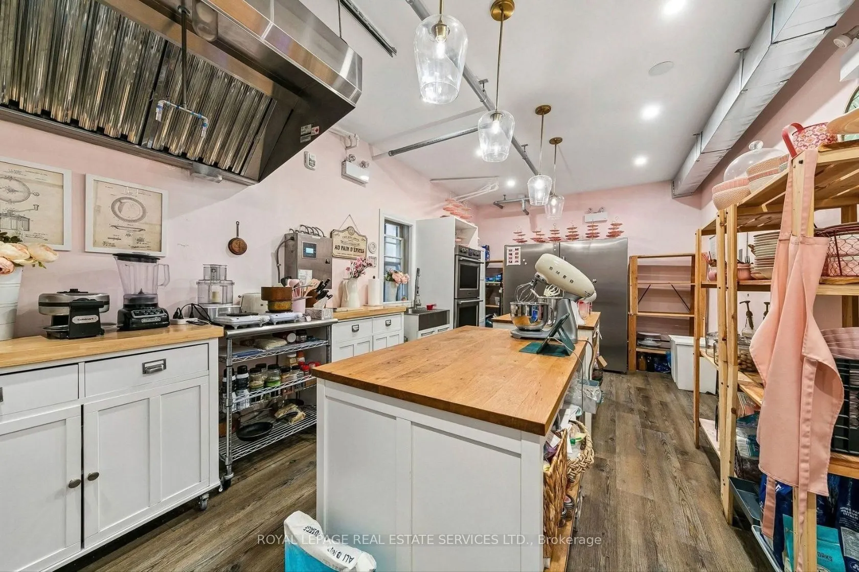 241-243 Lakeshore Road E