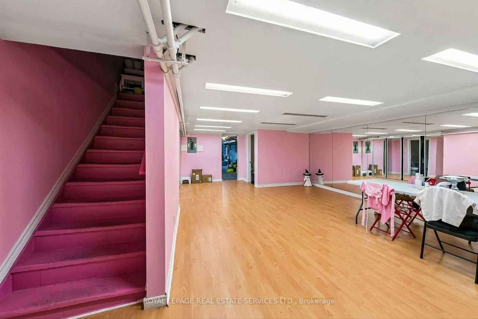 241-243 Lakeshore Road E