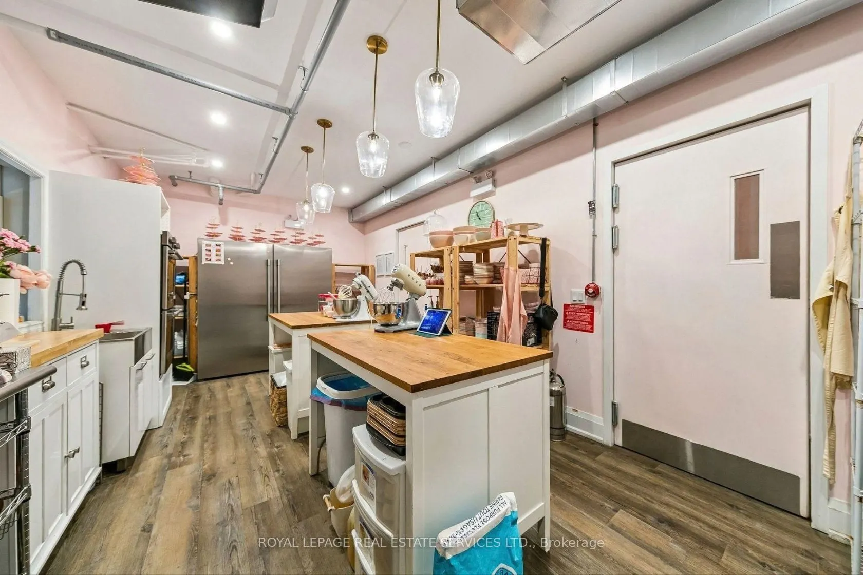 241-243 Lakeshore Road E
