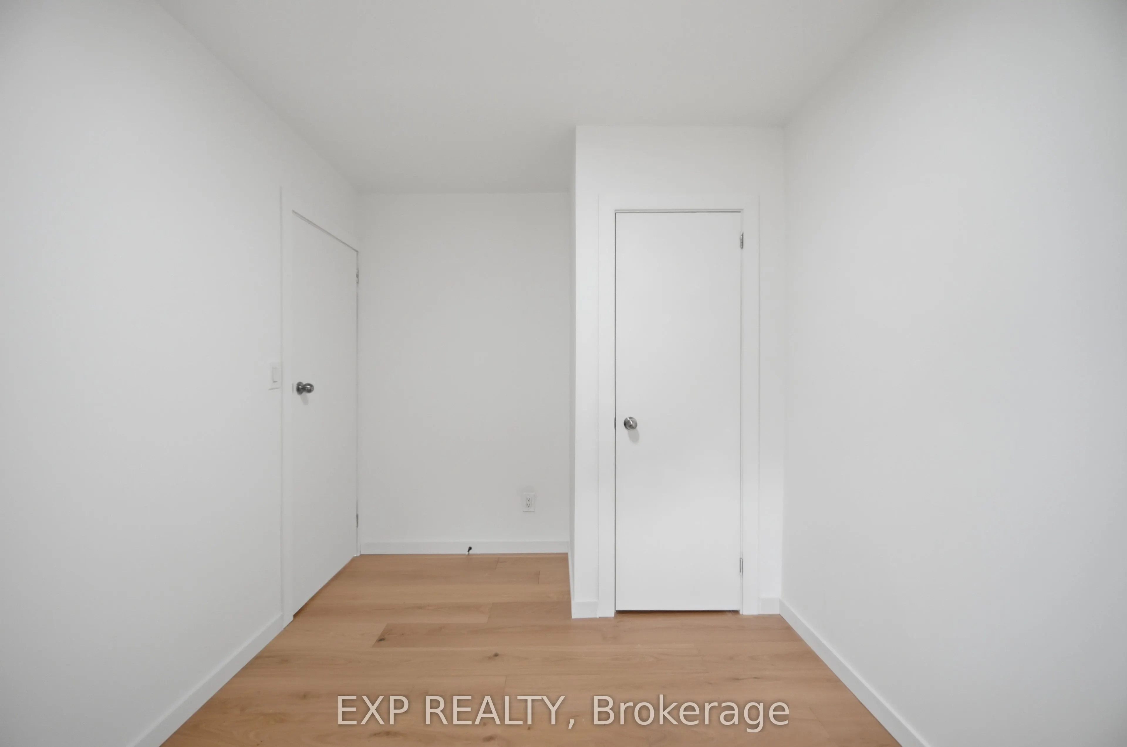 32 Maple Avenue E
