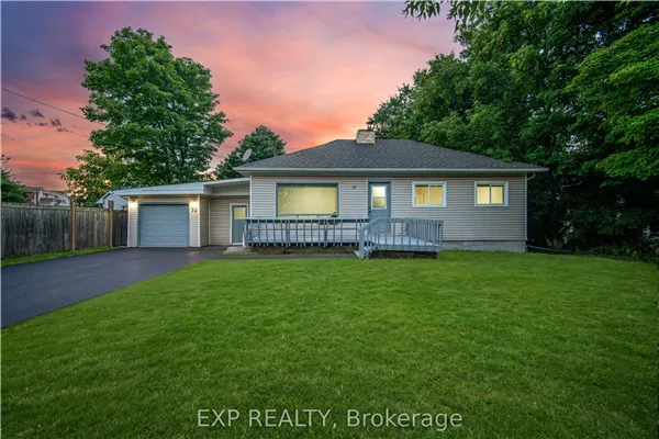 32 Maple Avenue E