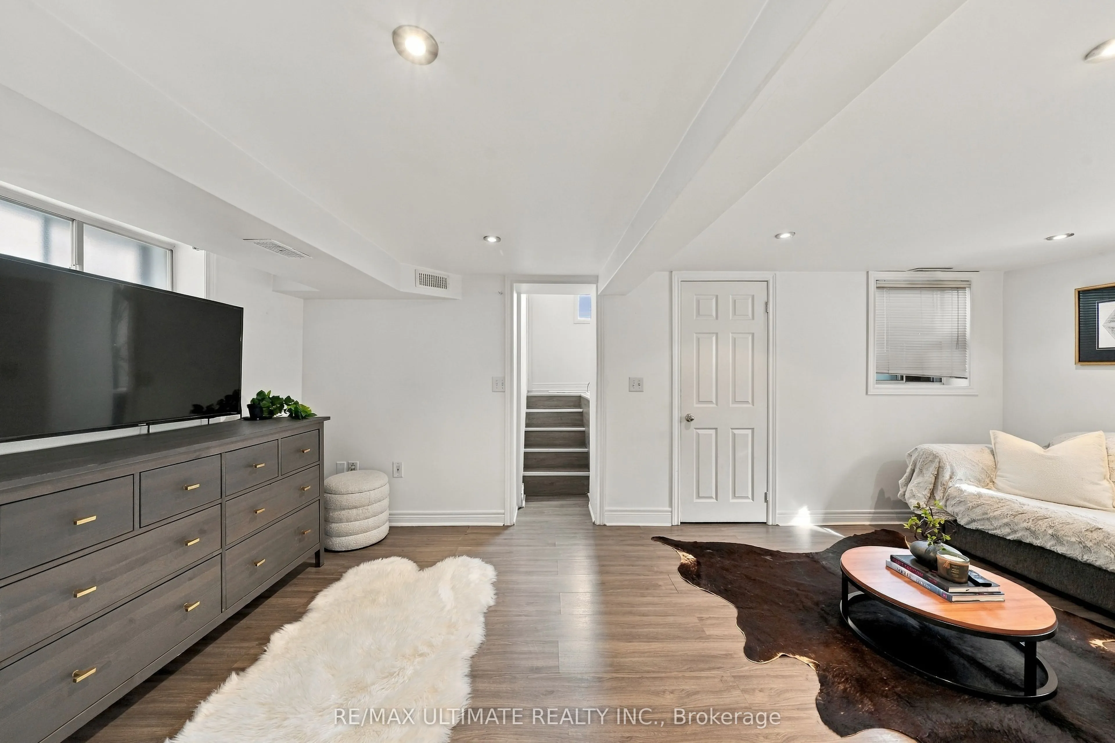 372 Blackthorn Avenue
