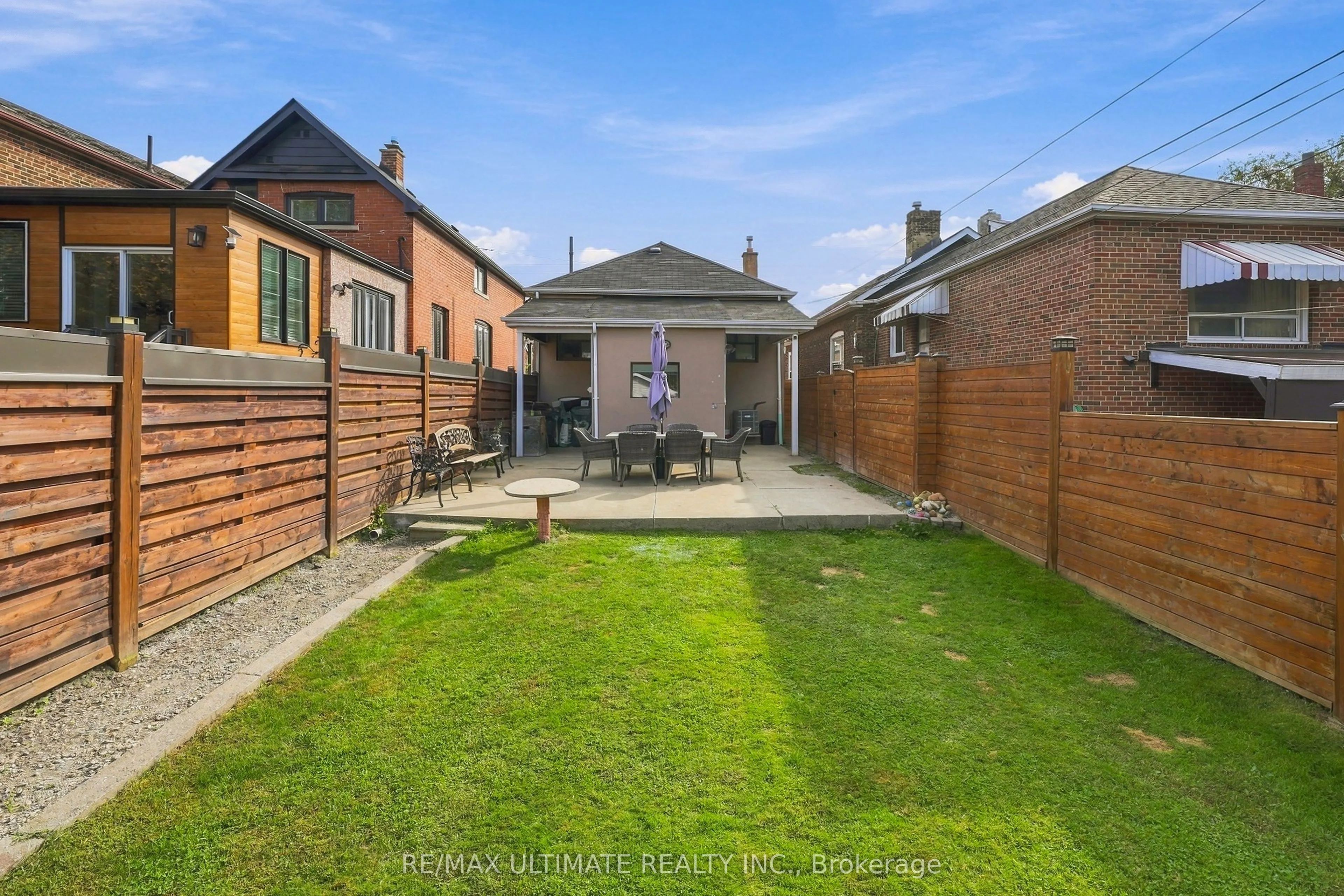 372 Blackthorn Avenue