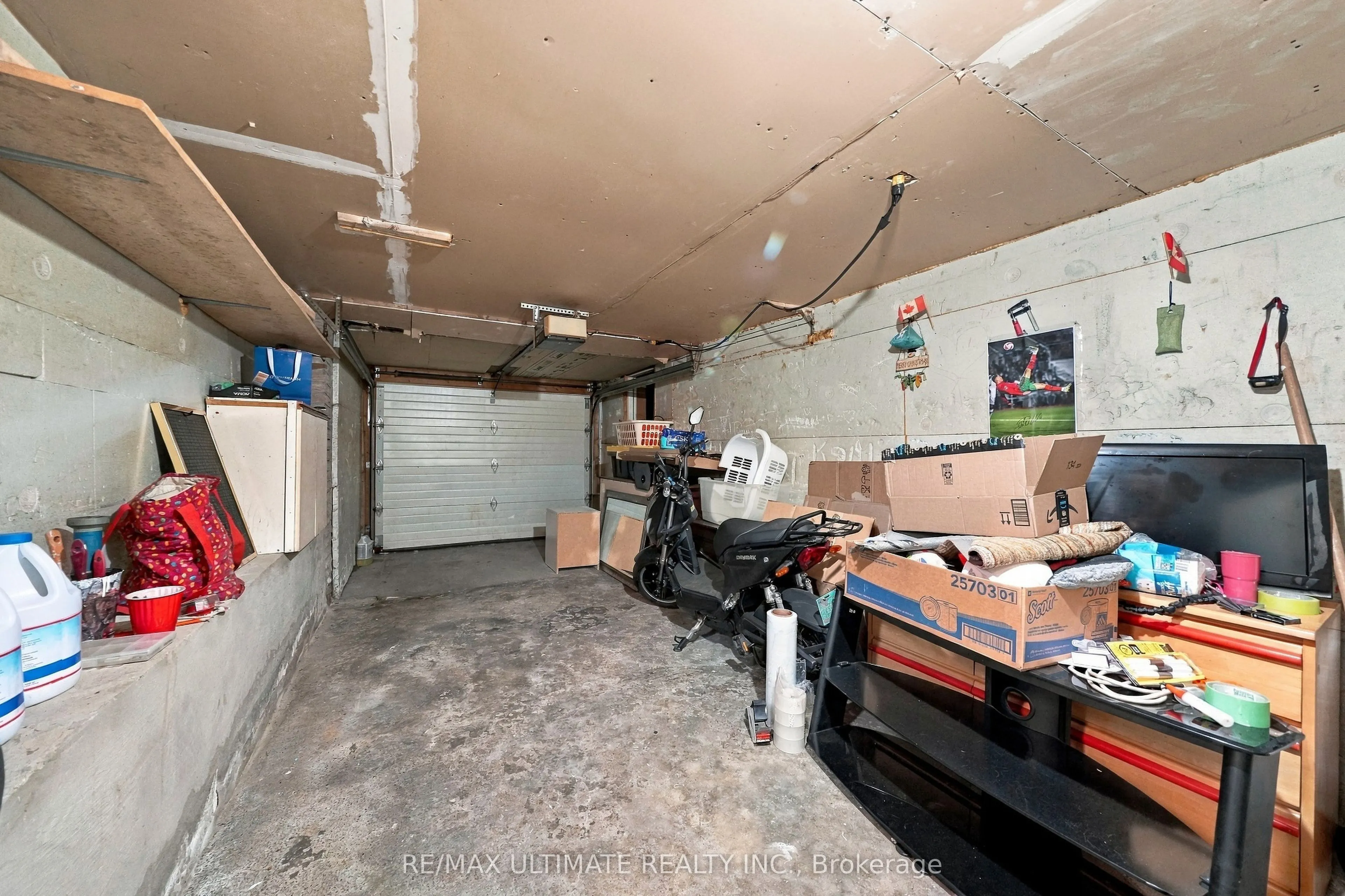 372 Blackthorn Avenue