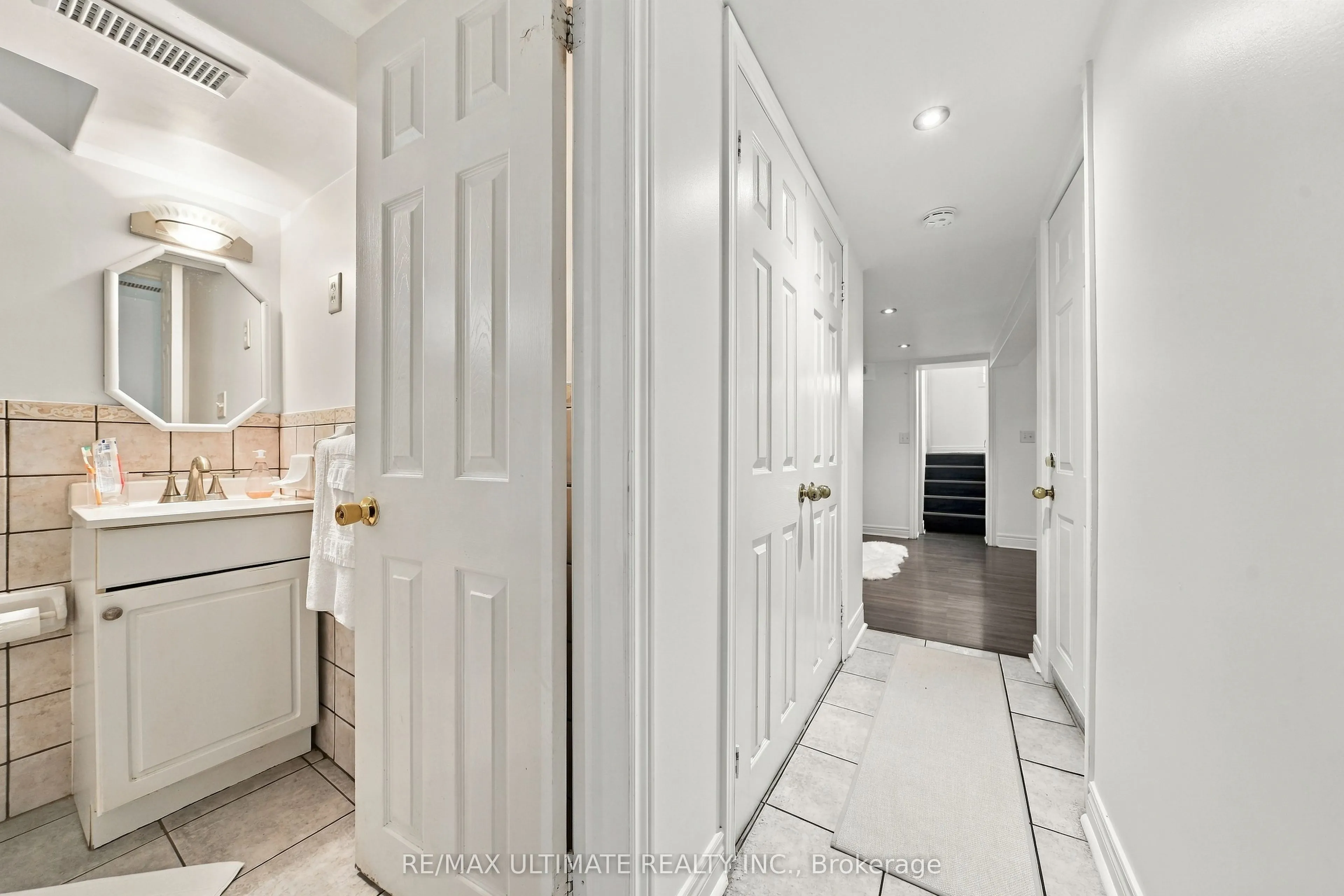 372 Blackthorn Avenue