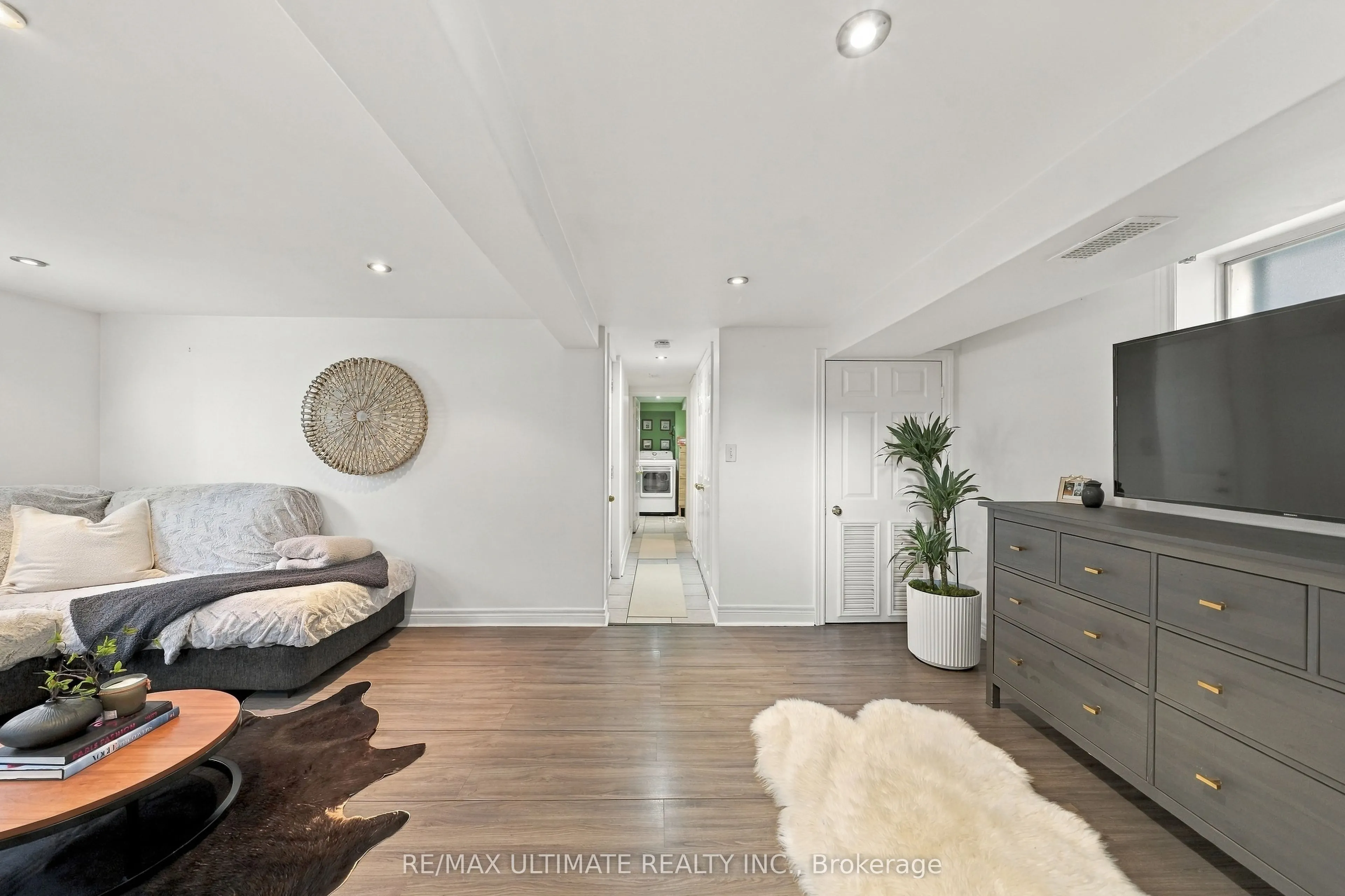 372 Blackthorn Avenue