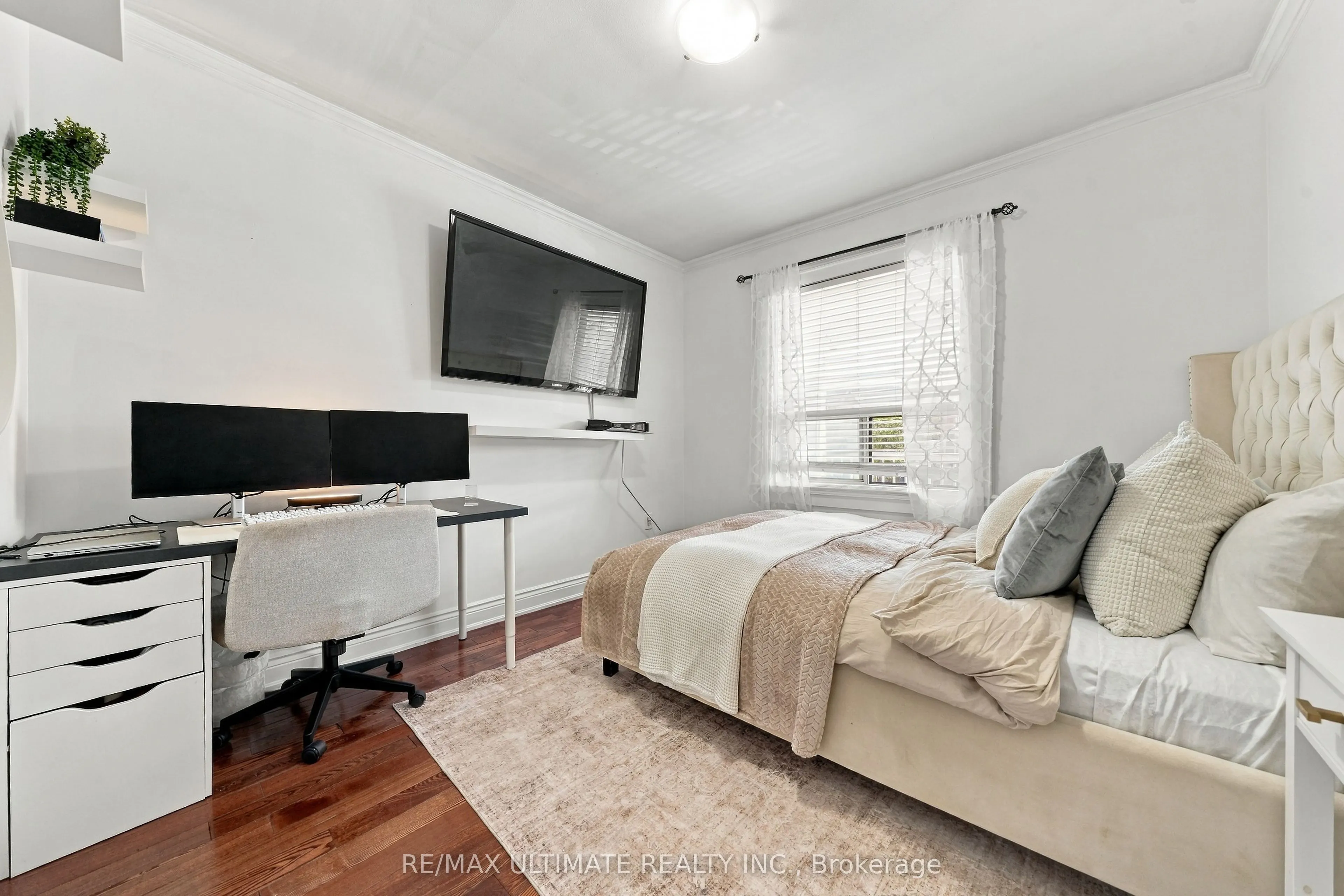 372 Blackthorn Avenue