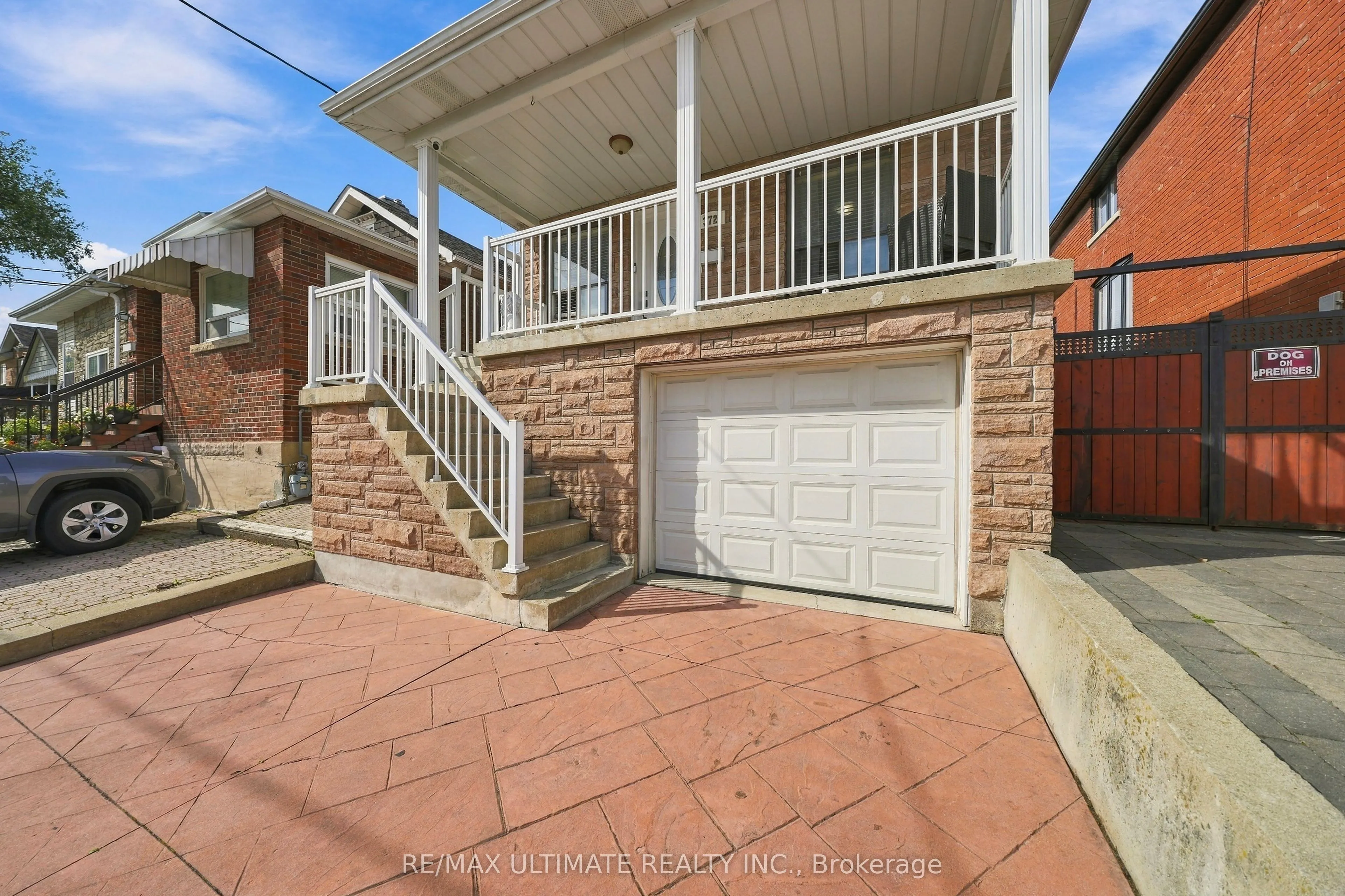372 Blackthorn Avenue