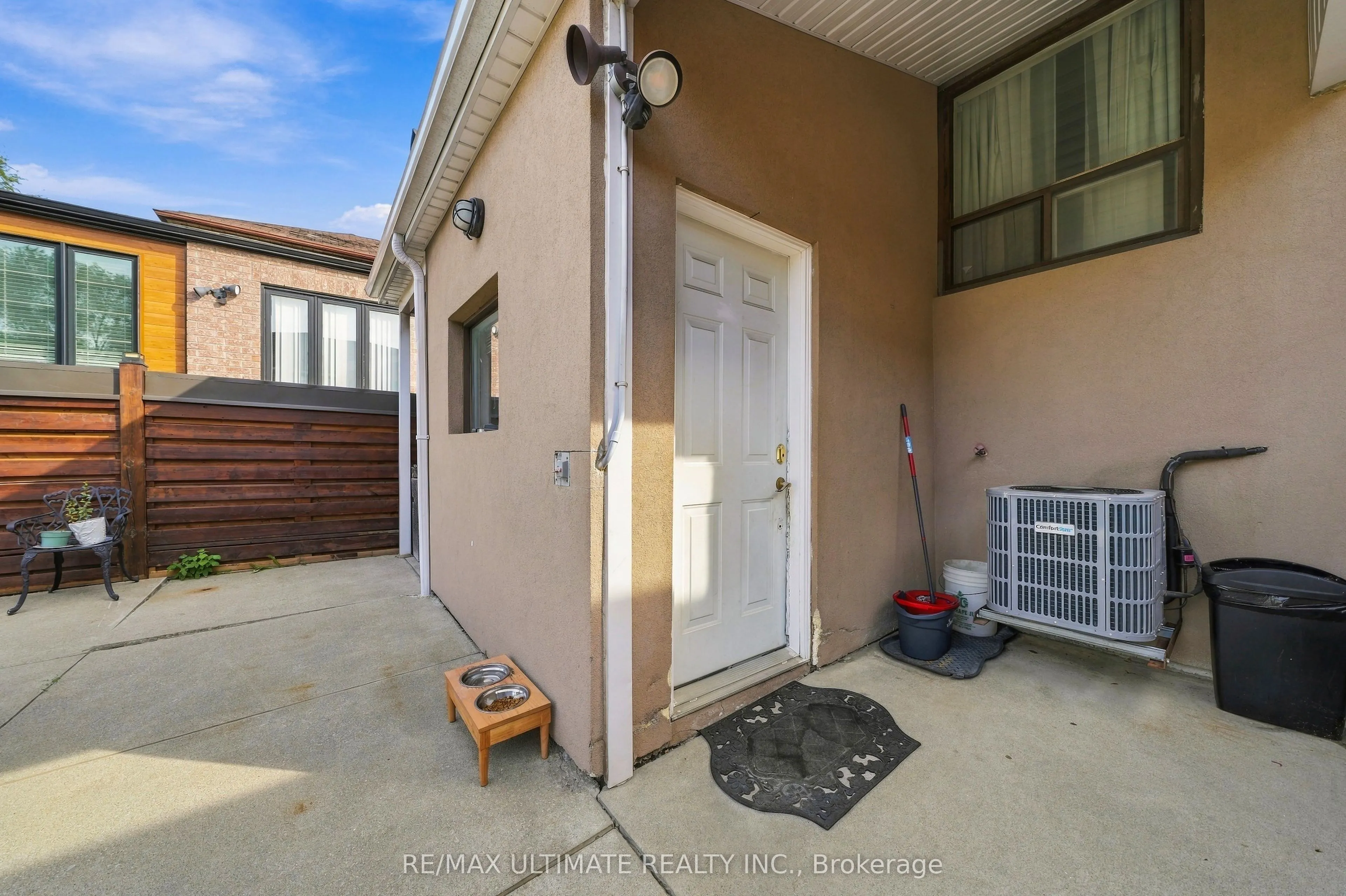 372 Blackthorn Avenue
