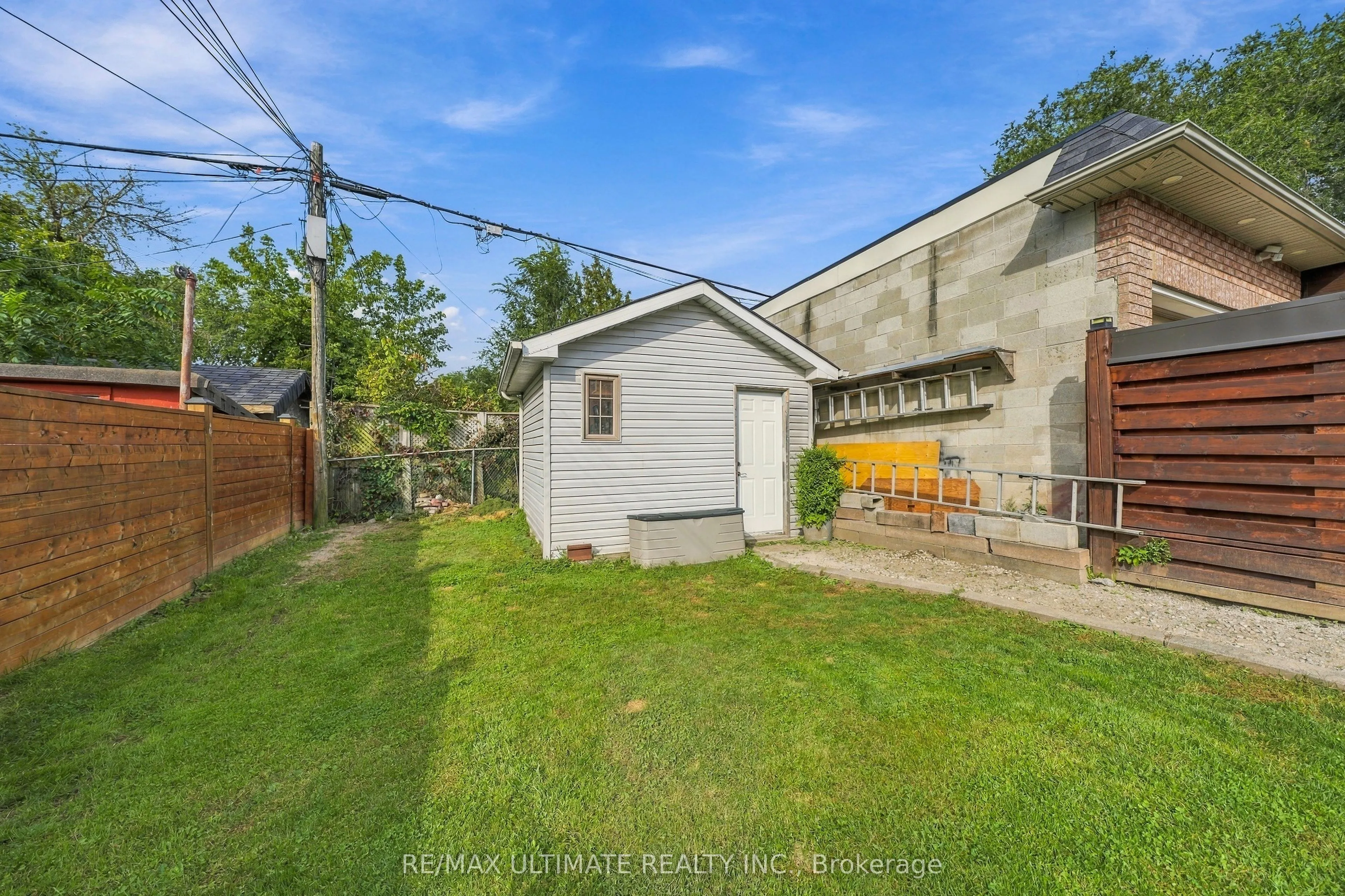 372 Blackthorn Avenue