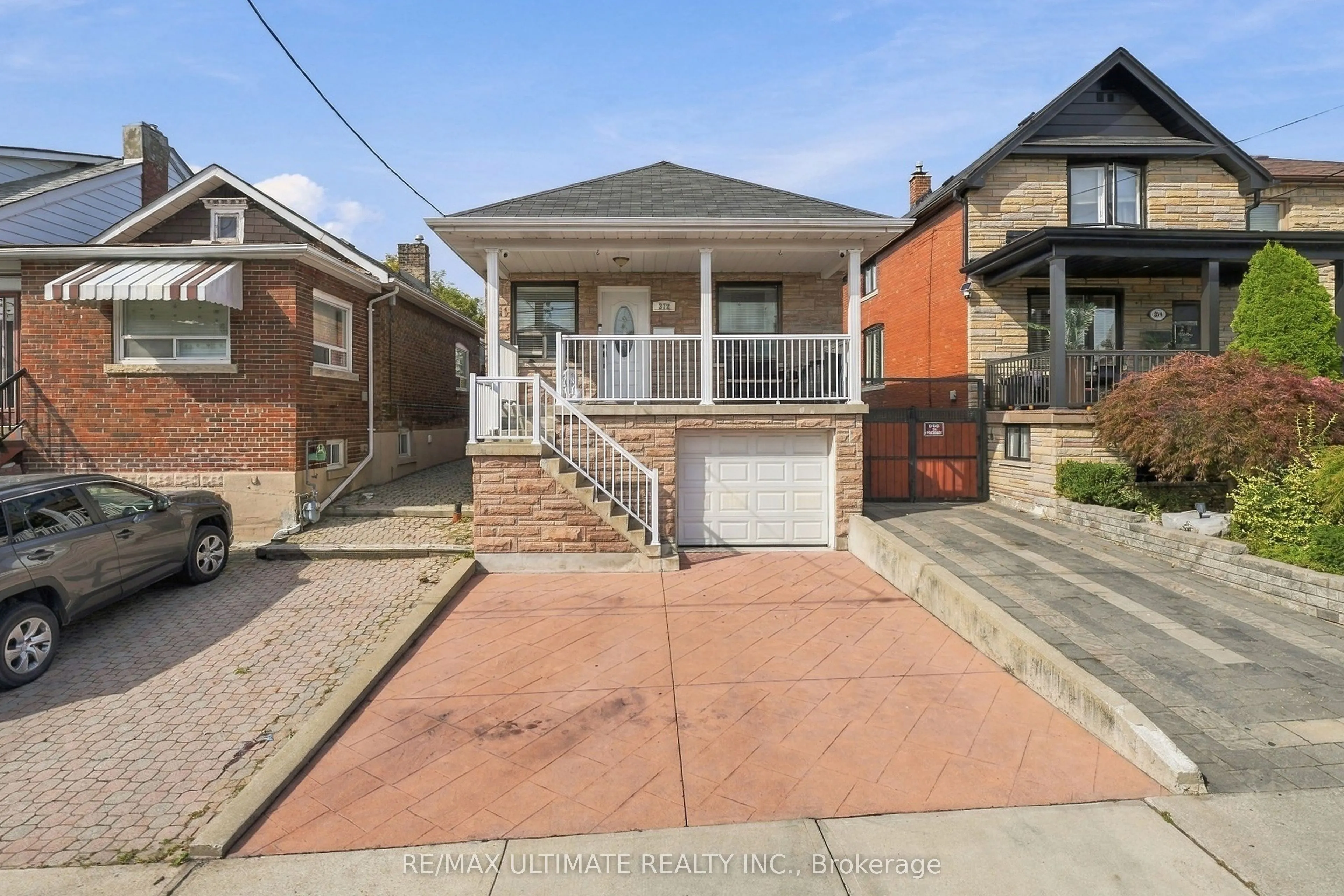 372 Blackthorn Avenue