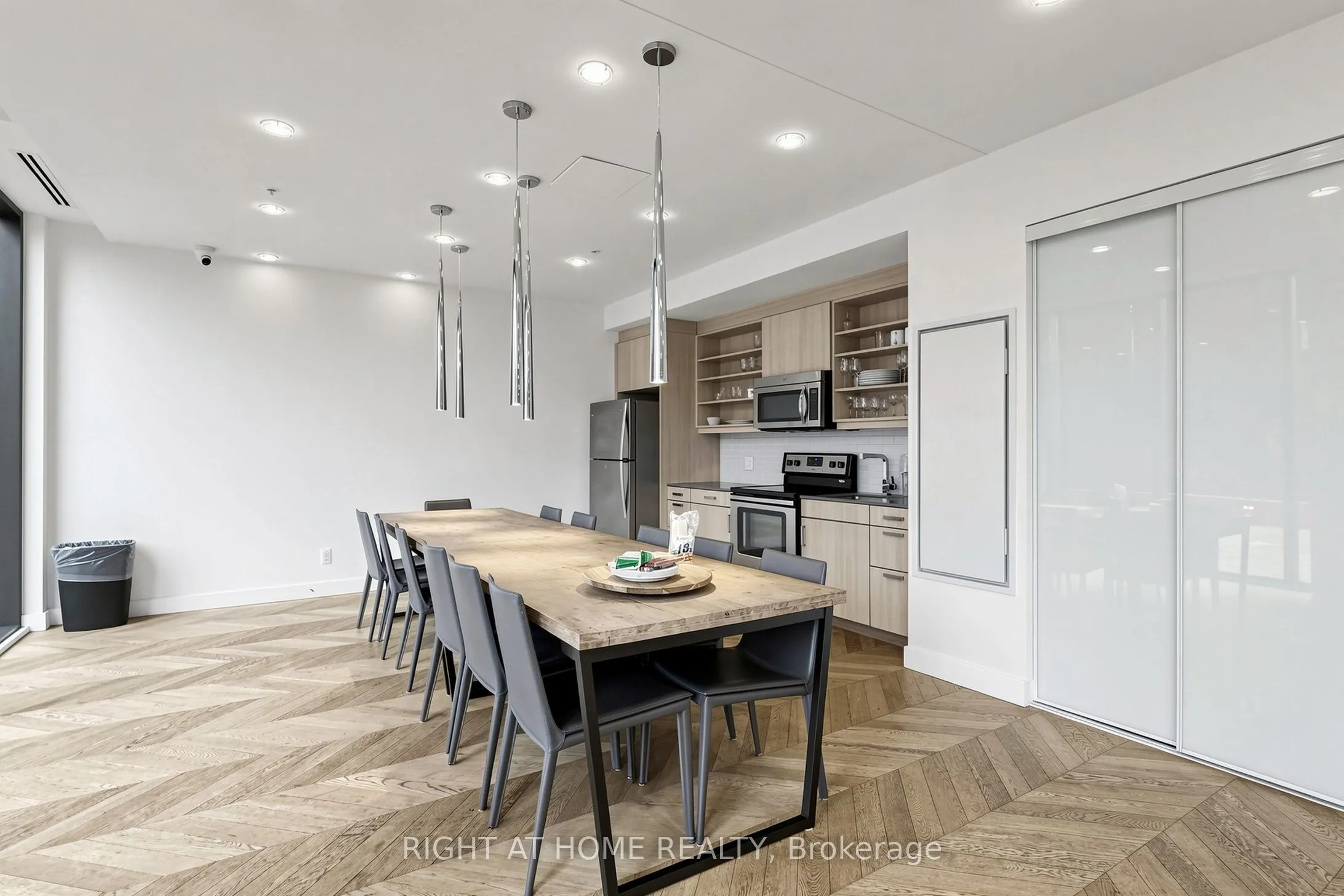 36 Howard Park Avenue #307