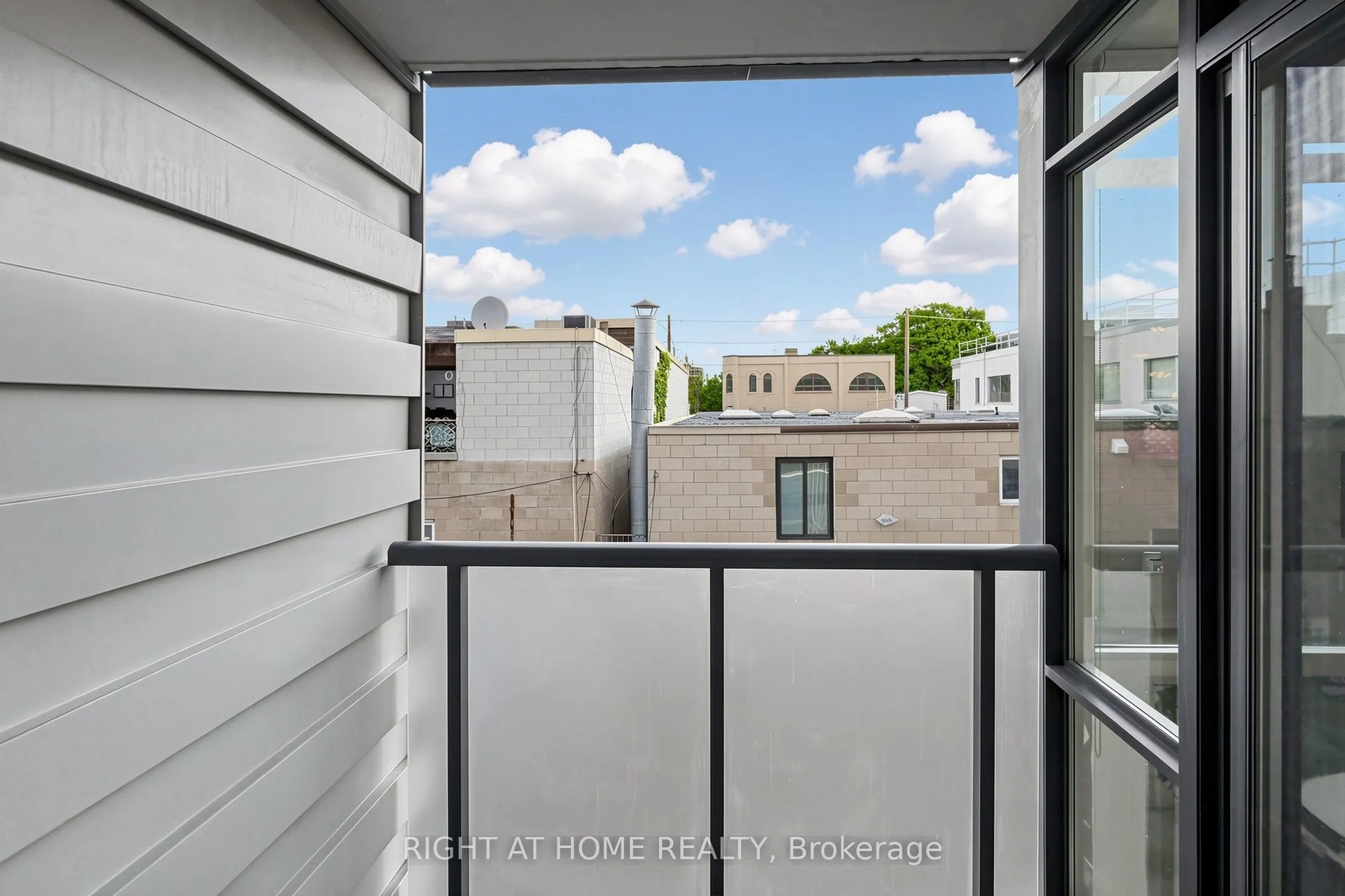 36 Howard Park Avenue #307