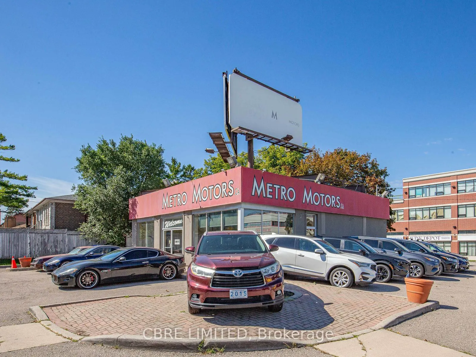 2310 Sheppard Avenue W