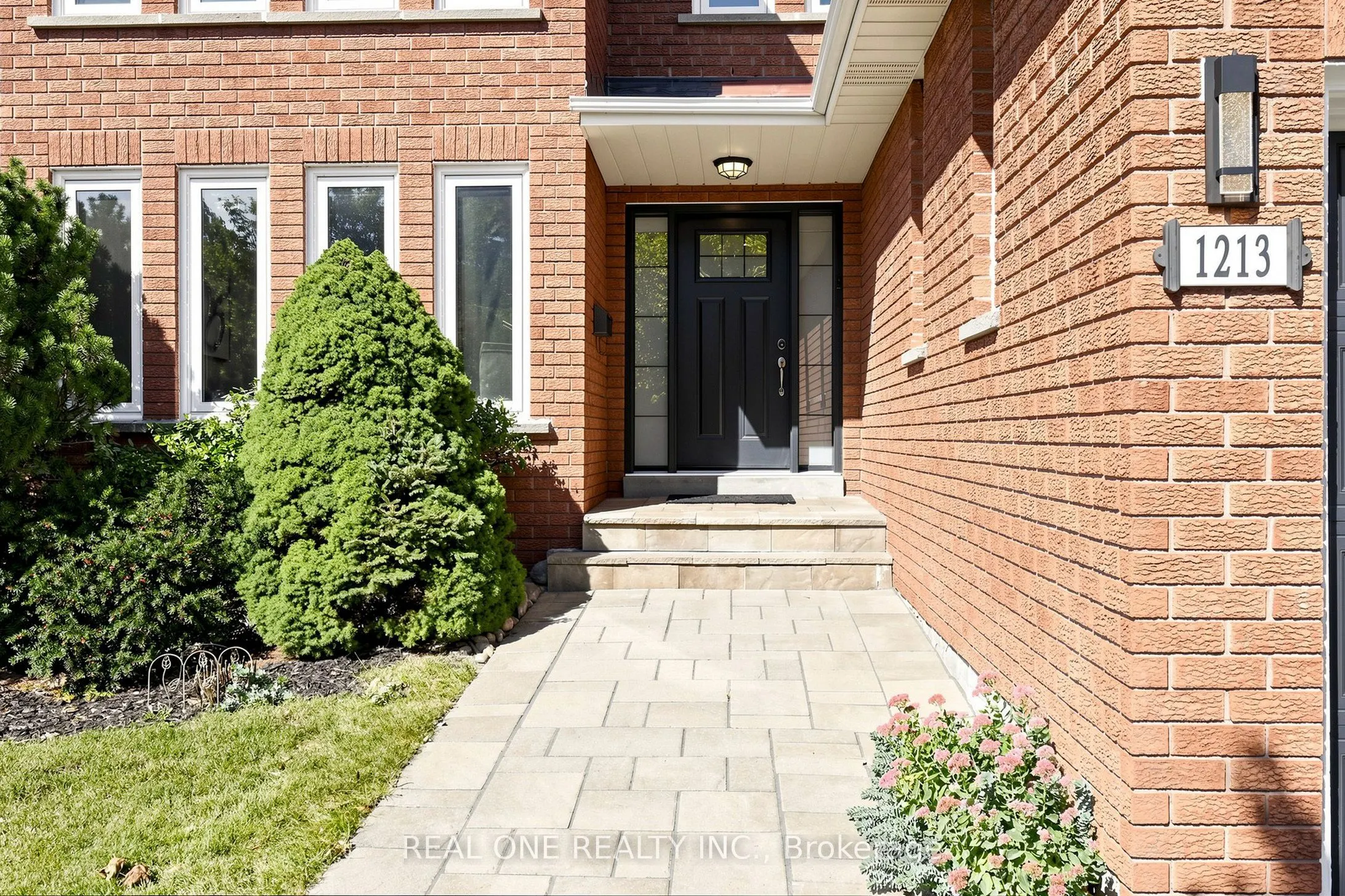 1213 Rosethorne Road