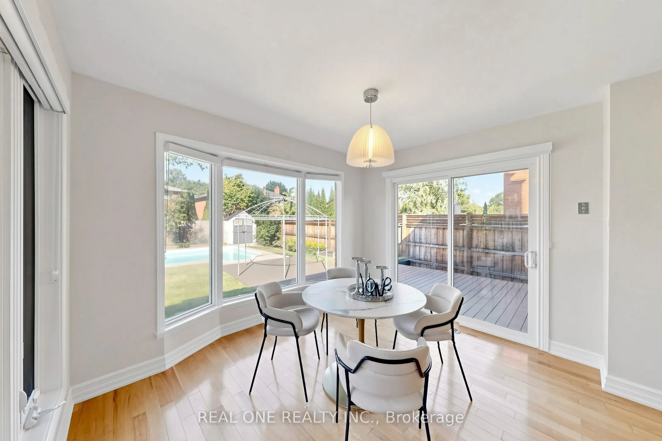 1213 Rosethorne Road