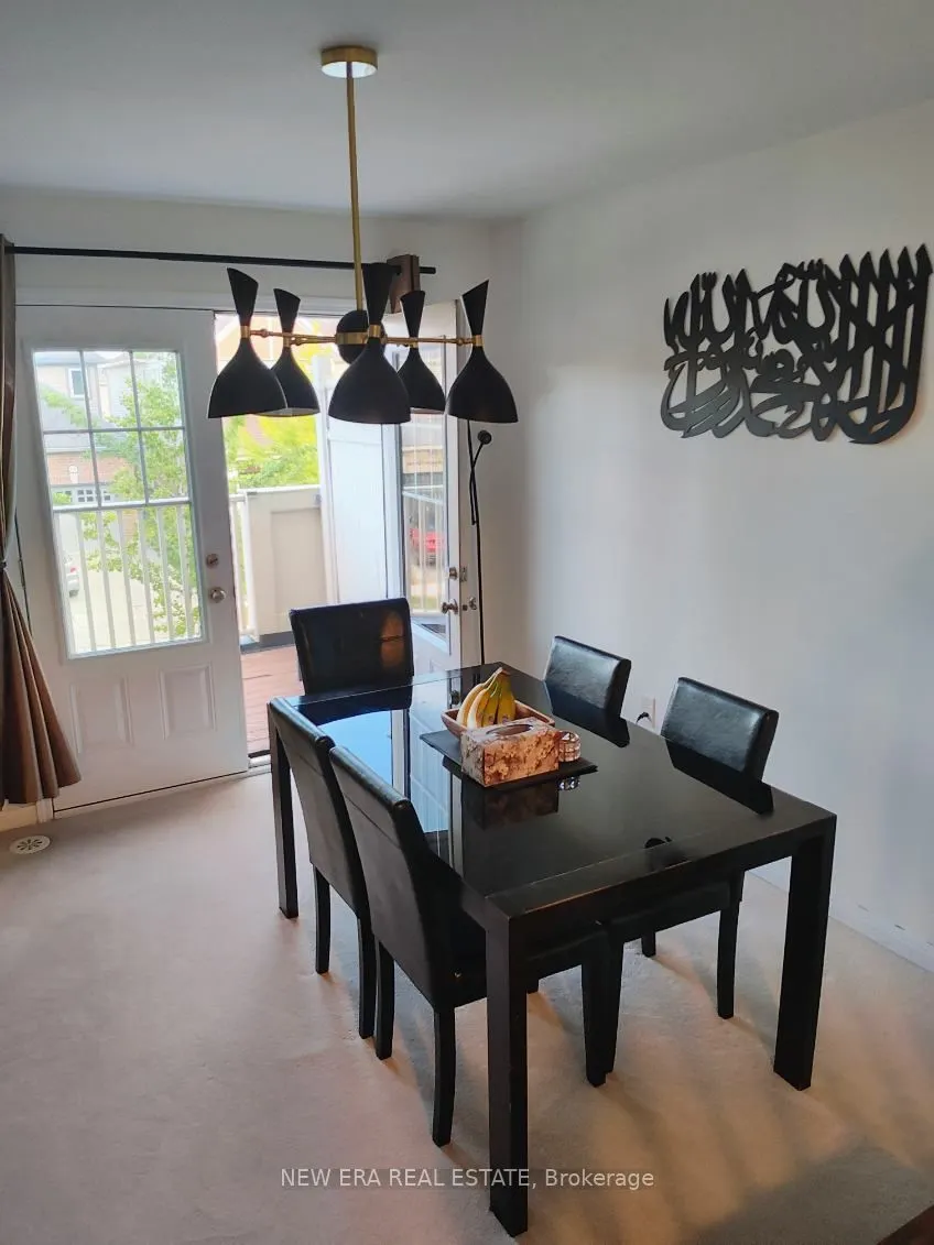 225 Schreyer Crescent