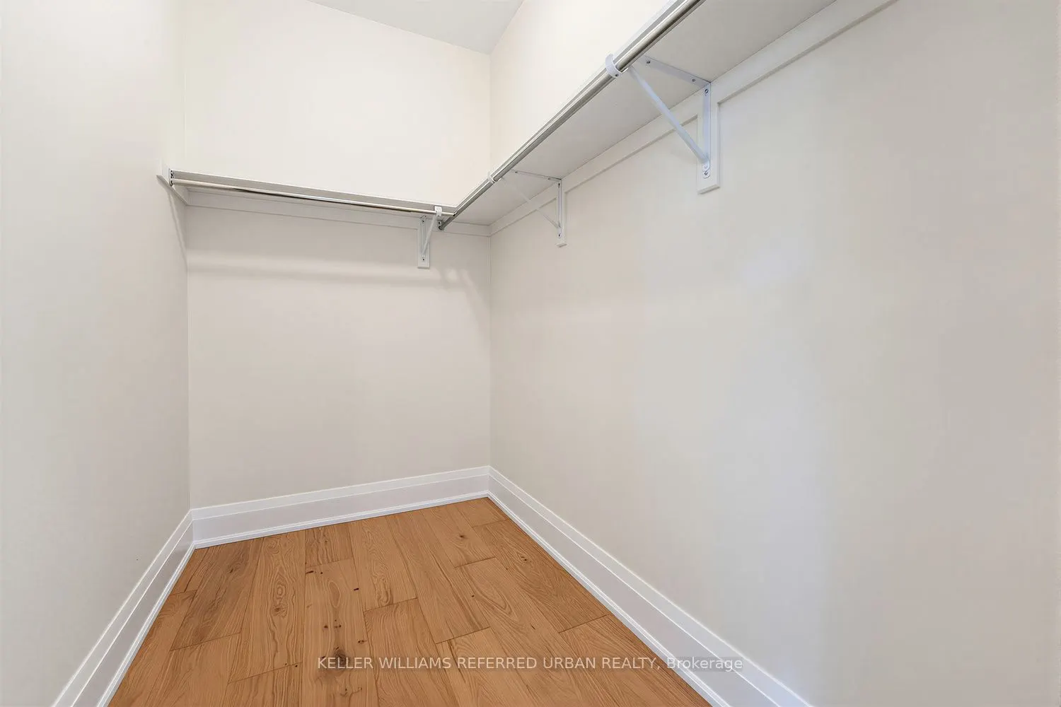 1429 Dundas Crescent