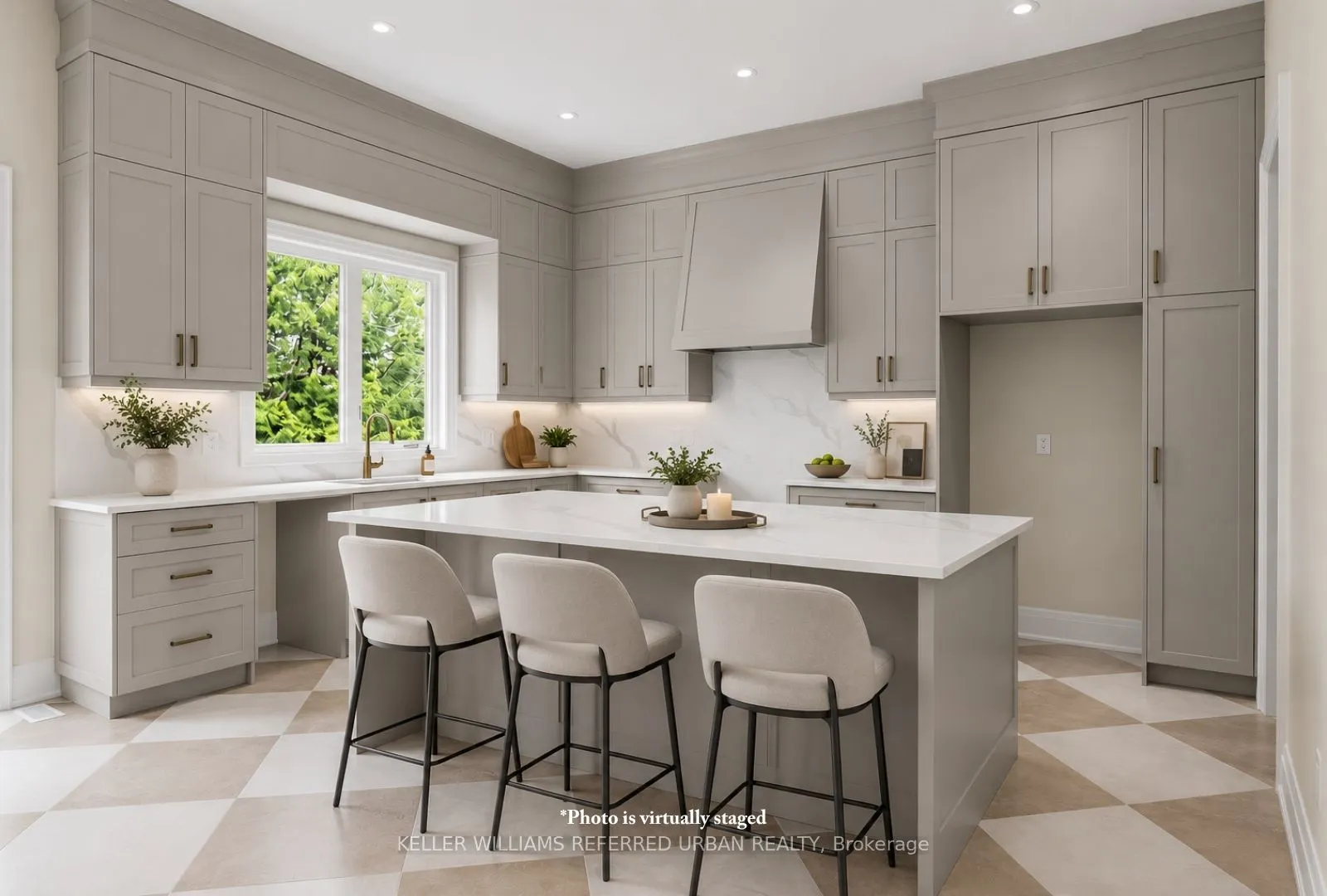 1429 Dundas Crescent