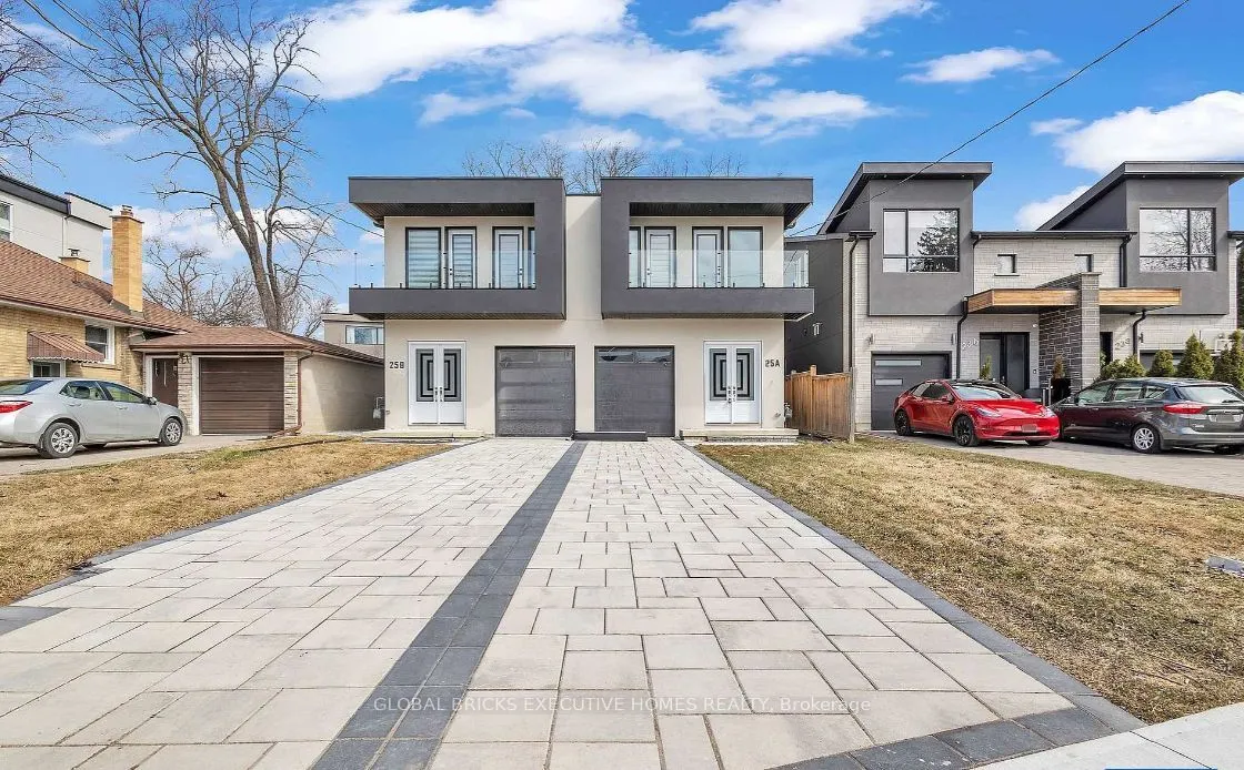 25A Pine Avenue N