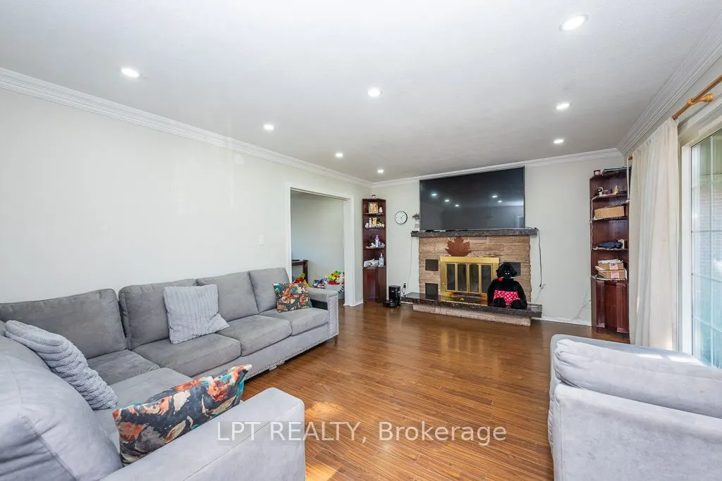 111 Dearbourne Boulevard