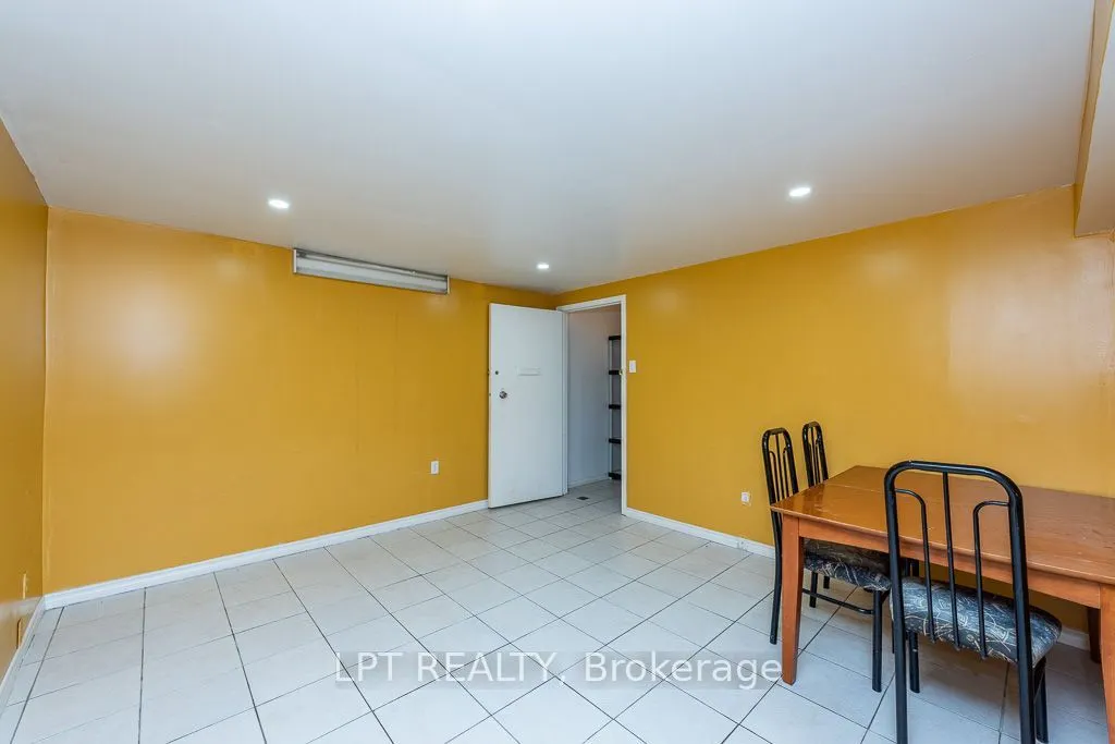 111 Dearbourne Boulevard