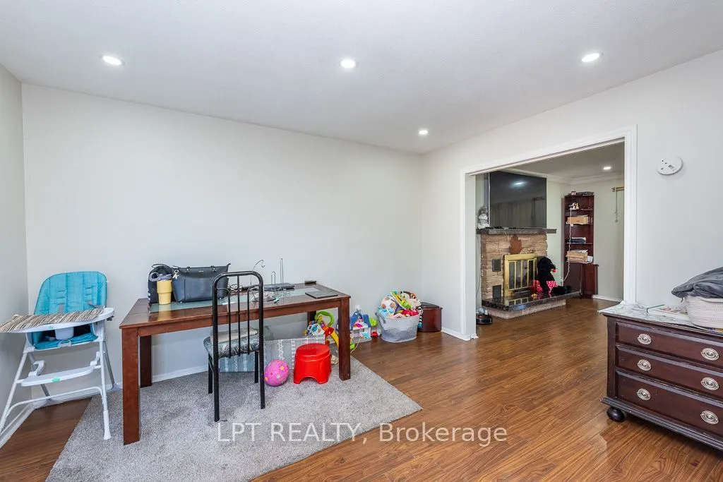 111 Dearbourne Boulevard