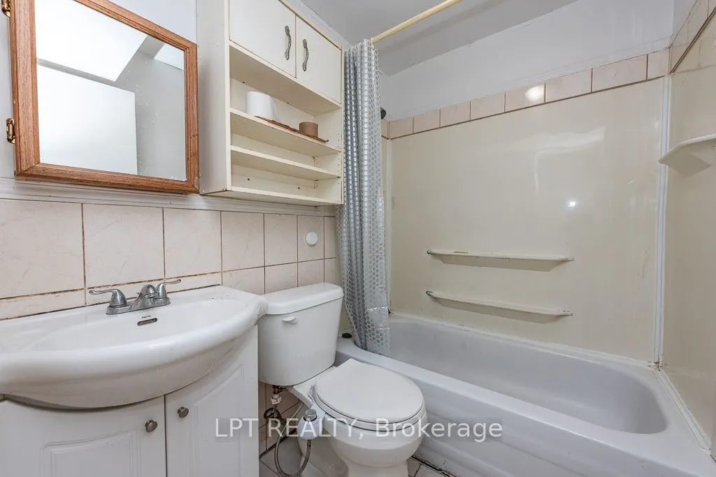 111 Dearbourne Boulevard