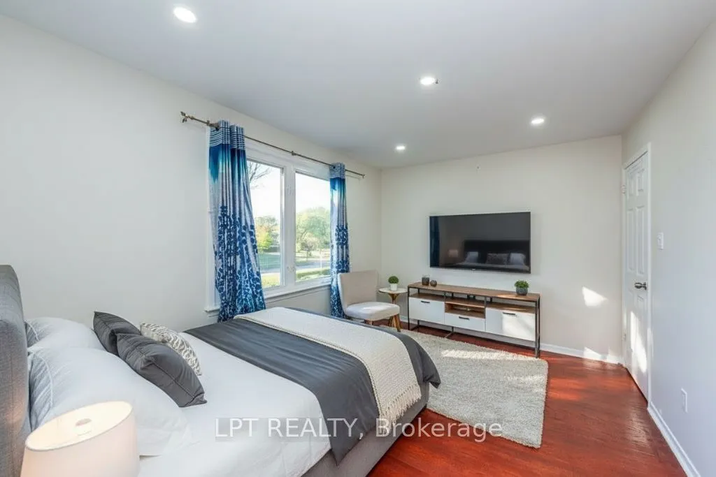 111 Dearbourne Boulevard