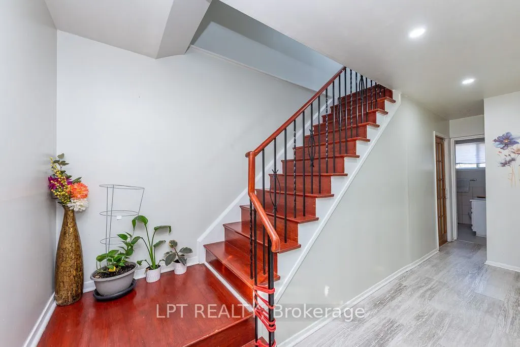 111 Dearbourne Boulevard