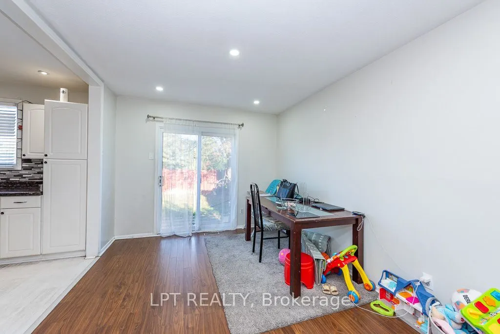 111 Dearbourne Boulevard